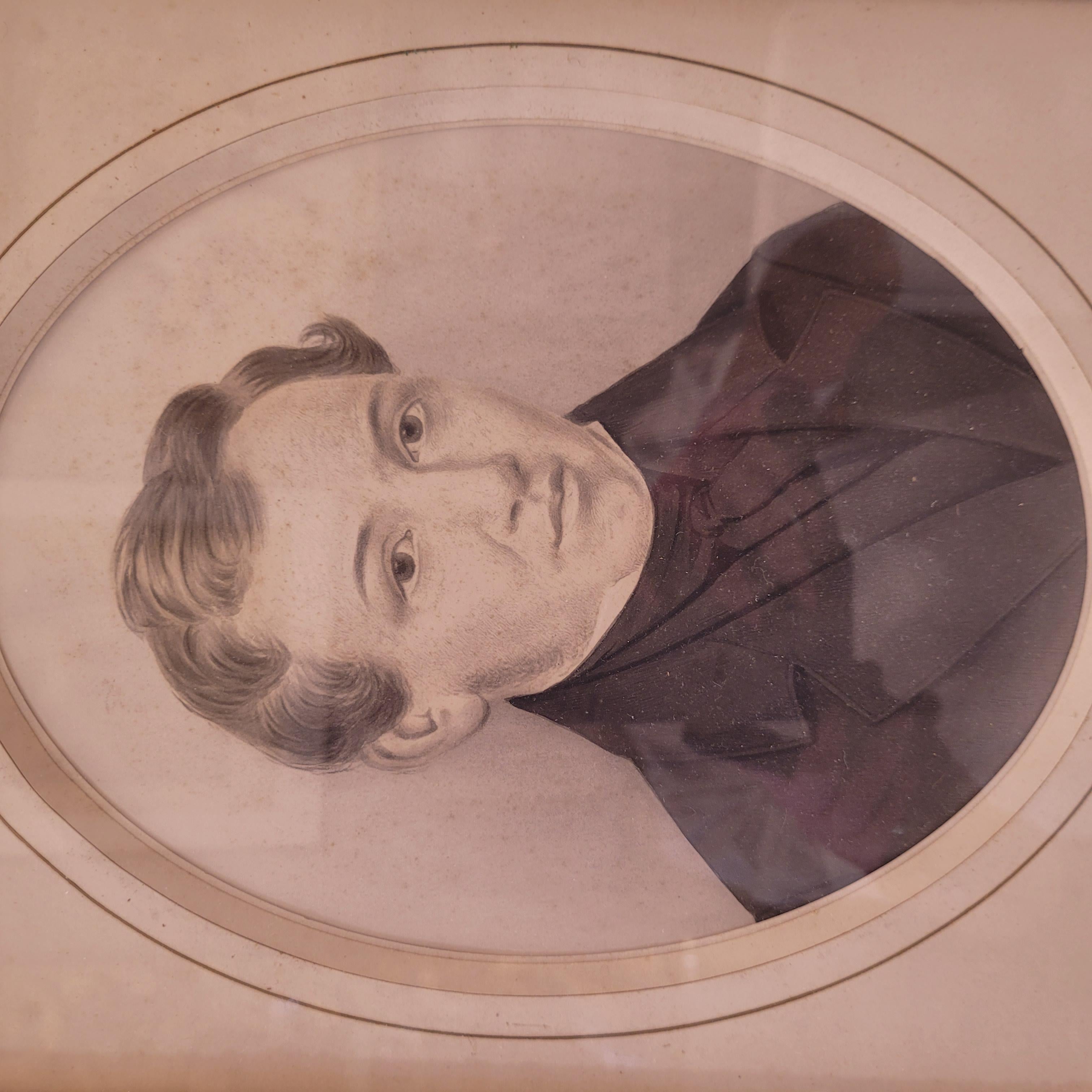 French Noble portrait Graphite drawing  with carved gilded wood  frame In Good Condition For Sale In Valladolid, ES