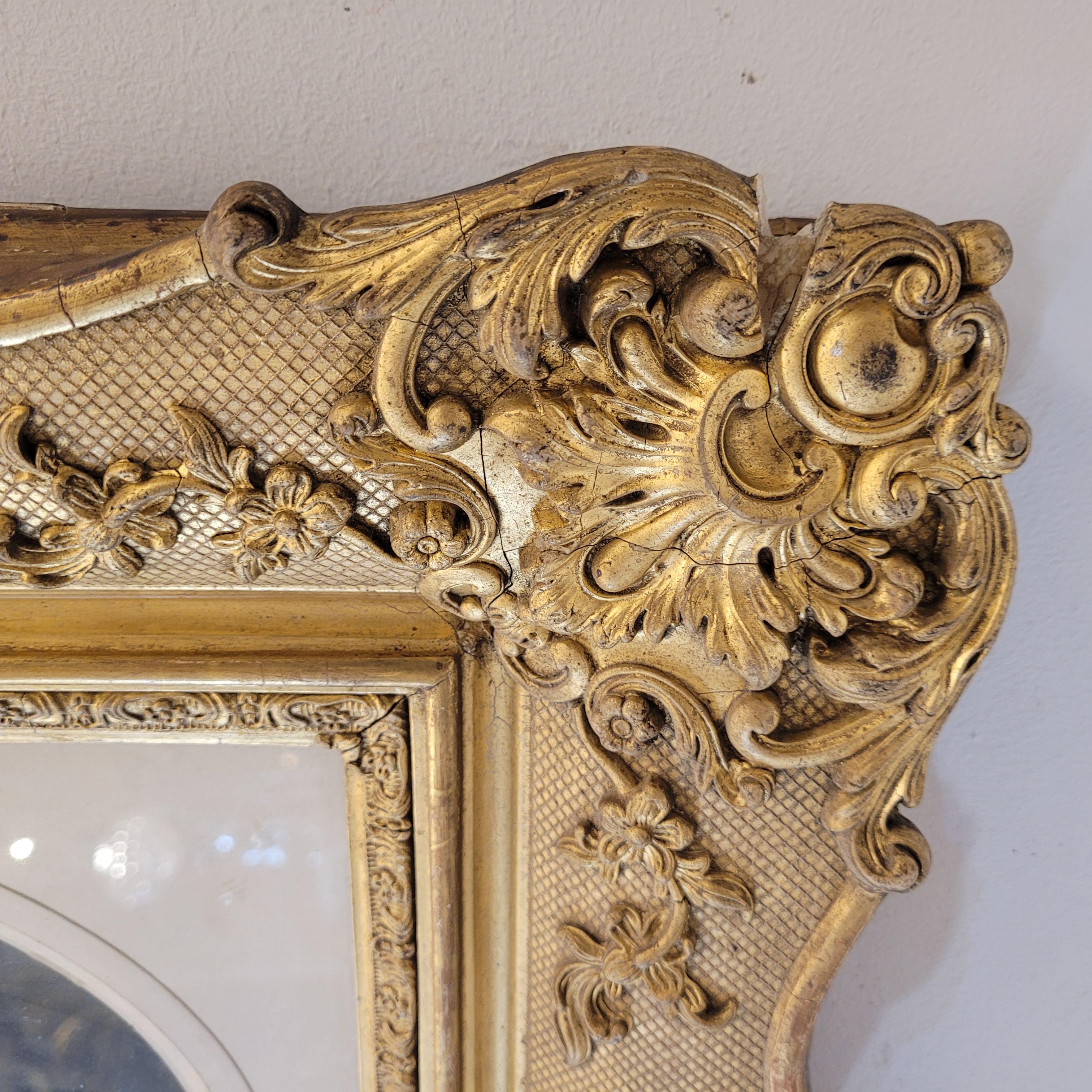 French Noble portrait Graphite drawing  with carved gilded wood  frame For Sale 1