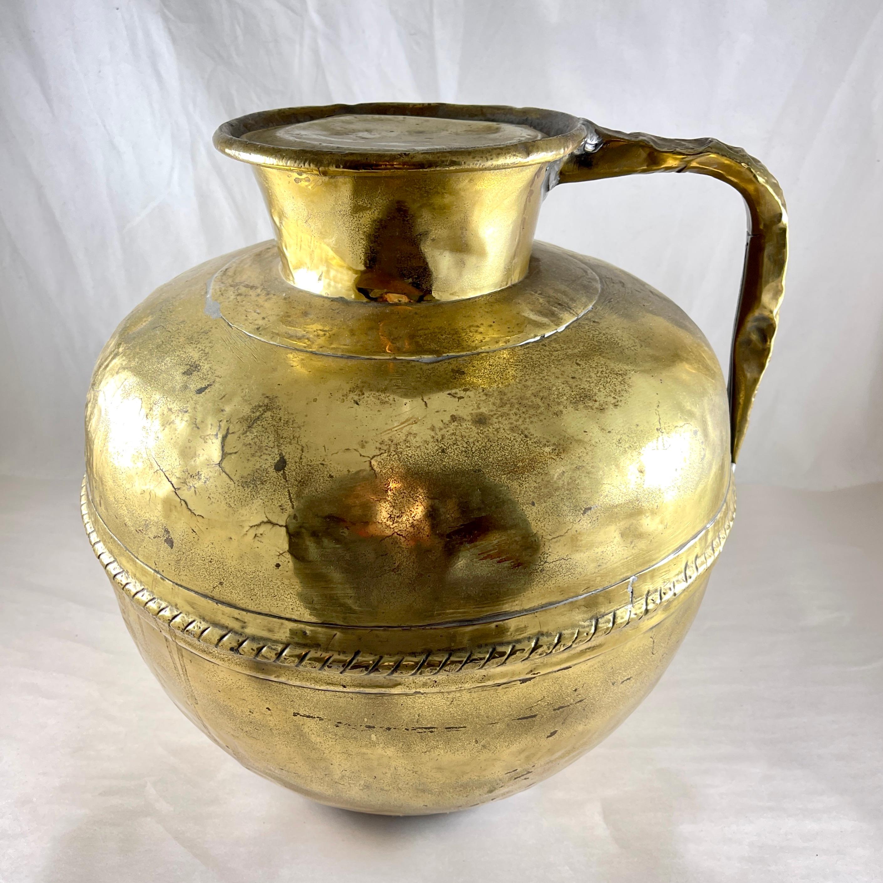 French Normandy Large Rustic Brass Milk Jug with Lid – circa 1850 In Good Condition For Sale In Philadelphia, PA