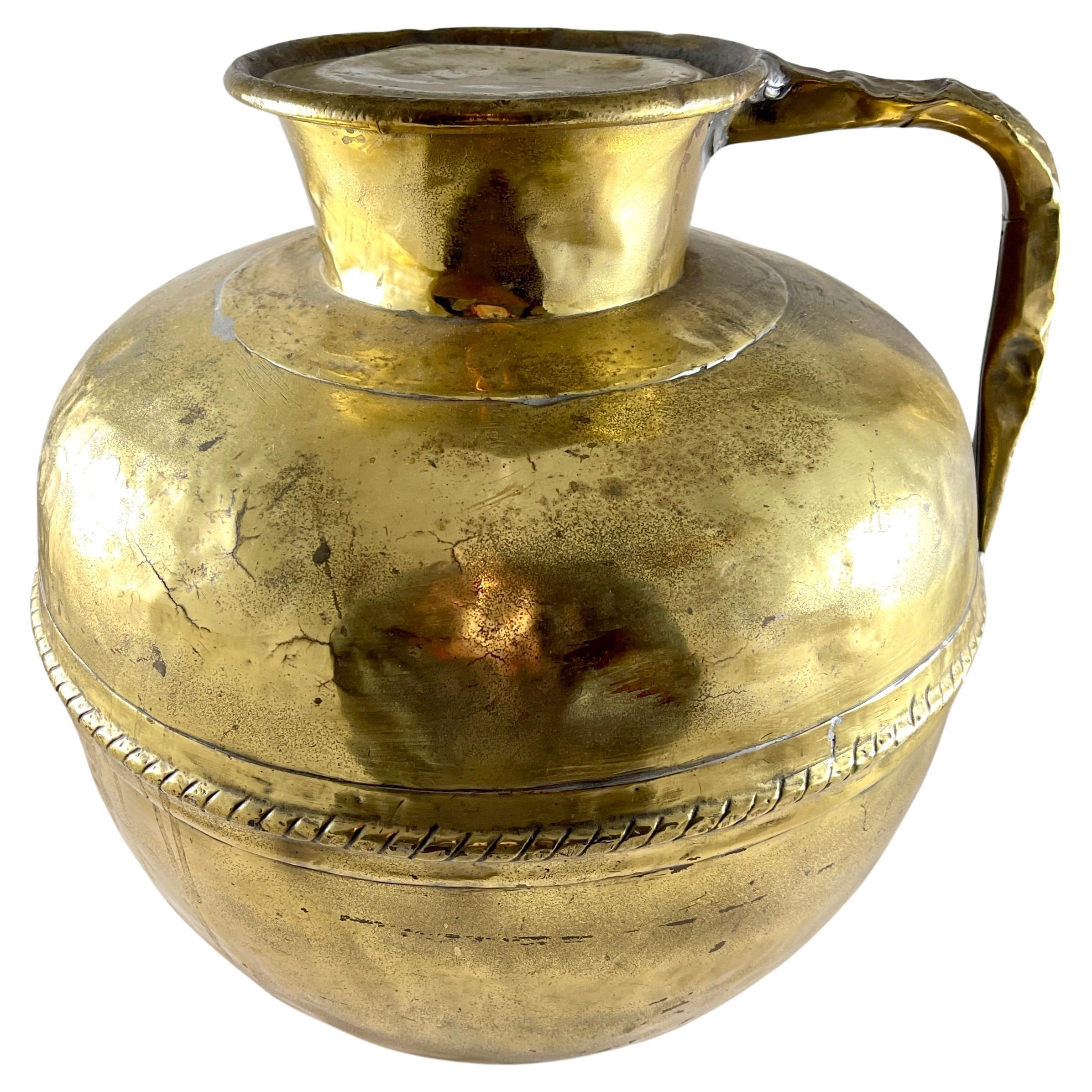Grand pot à lait rustique en laiton avec couvercle - circa 1850
