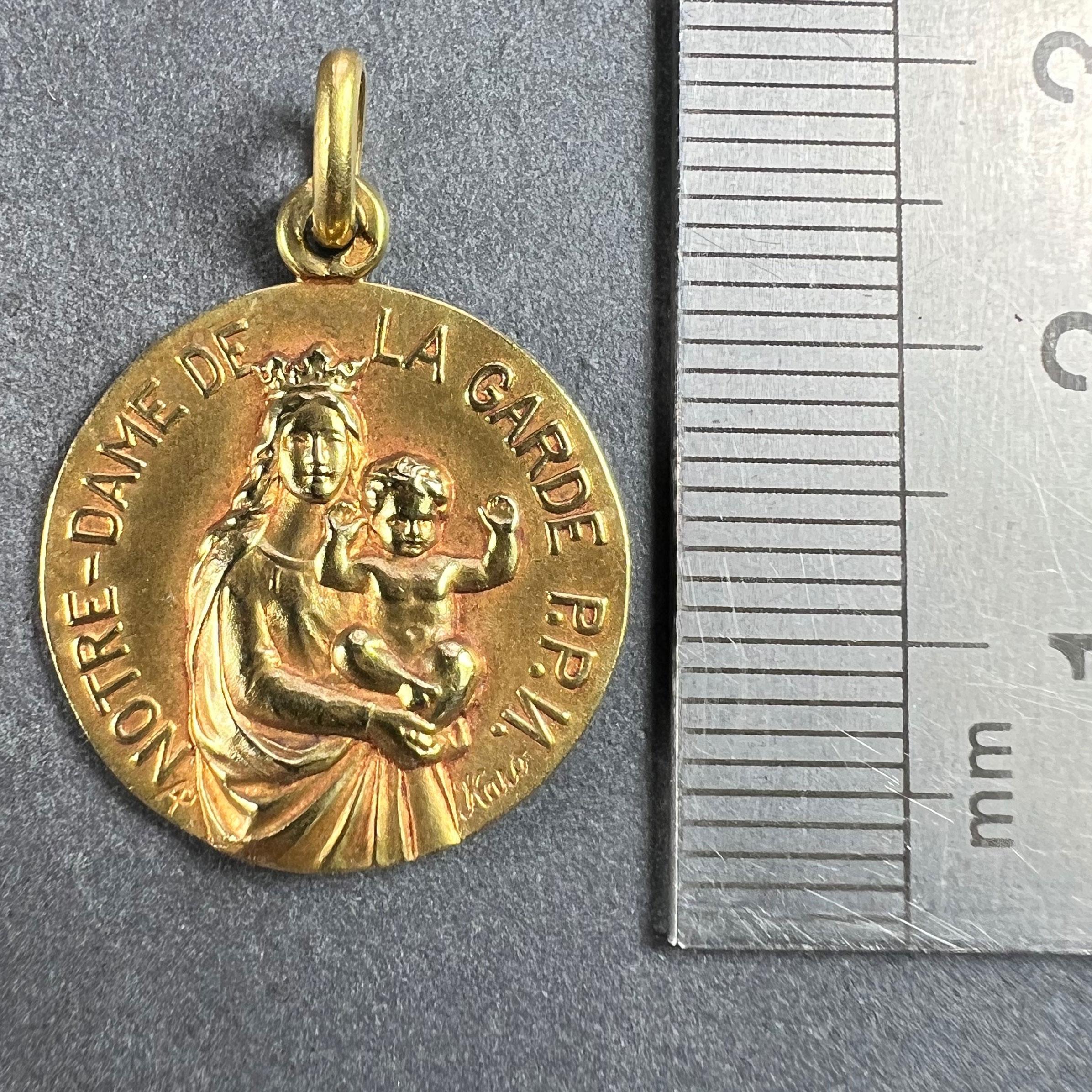 French Notre Dame de La Garde Marseille Madonna 18 Karat Yellow Gold Medal Charm For Sale 6