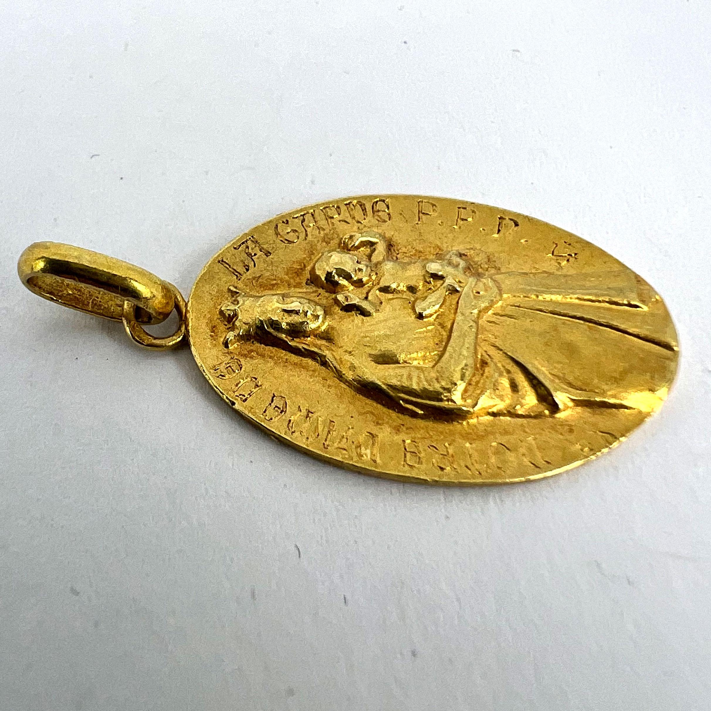 Pendentif français Notre Dame de la Garde Marseilles en or jaune 18 carats en vente 7