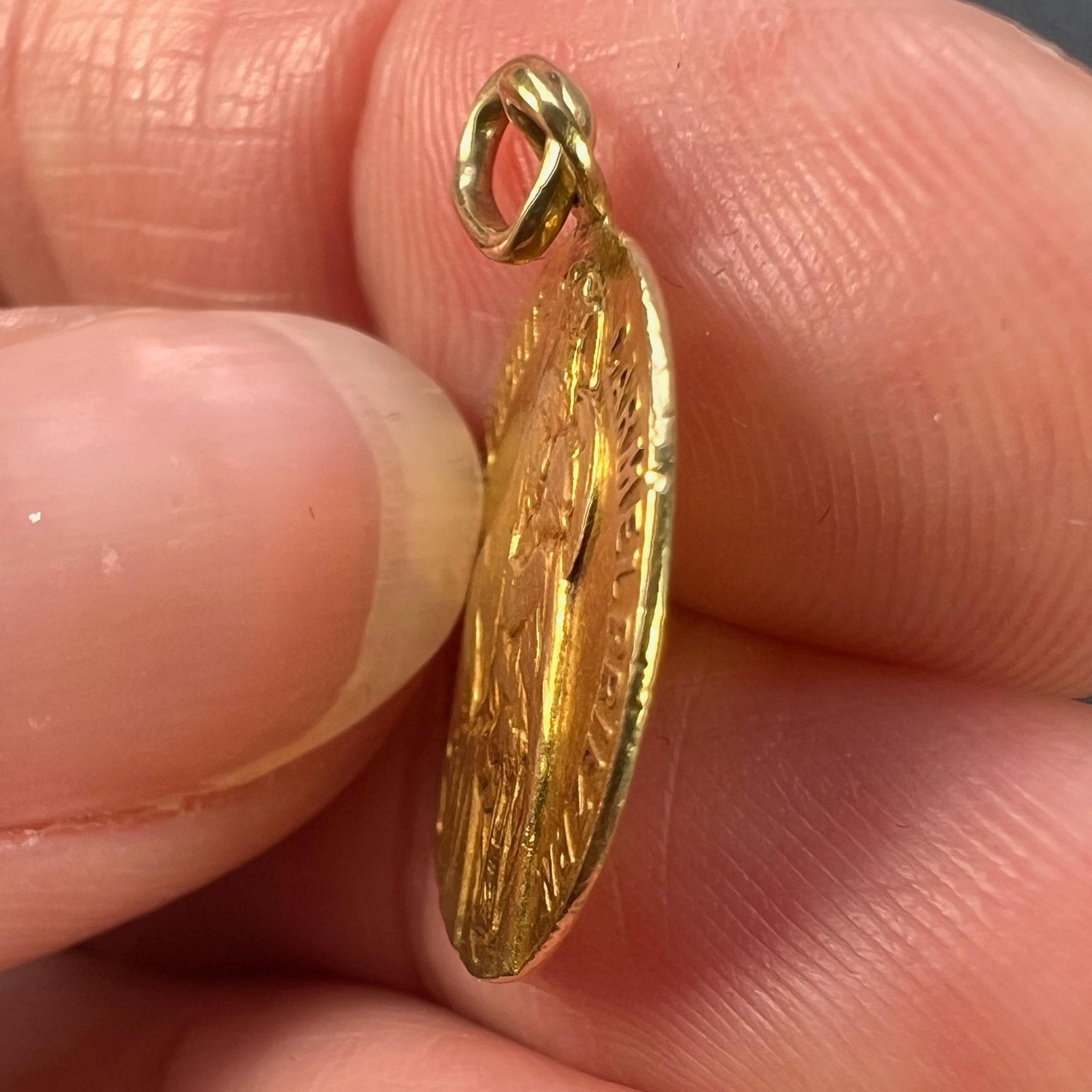 Pendentif en or jaune 18 carats Notre Dame du Mont Carmel - Médaille en vente 2