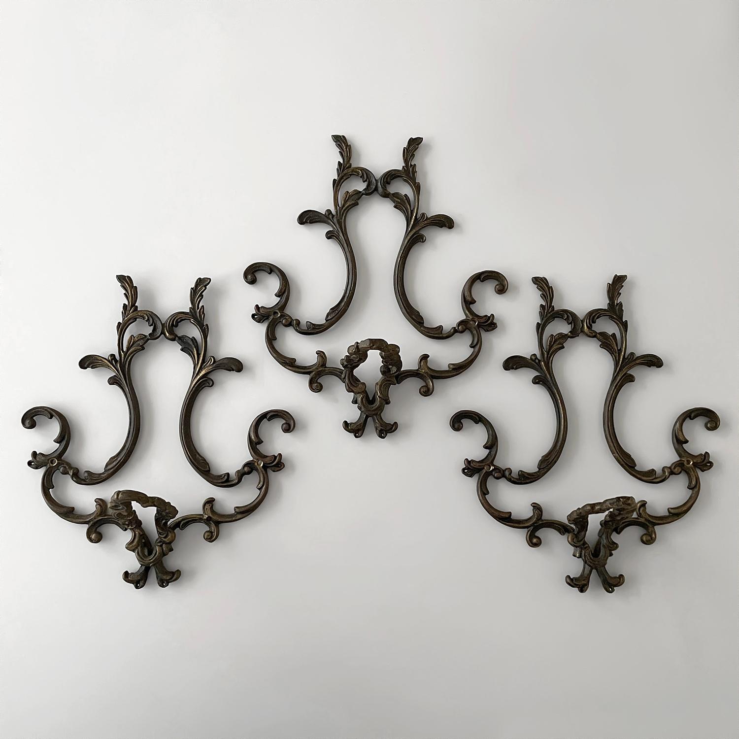 Appendiabiti da parete in bronzo scolpito in stile francese Nouveau - set di 3 in vendita 7
