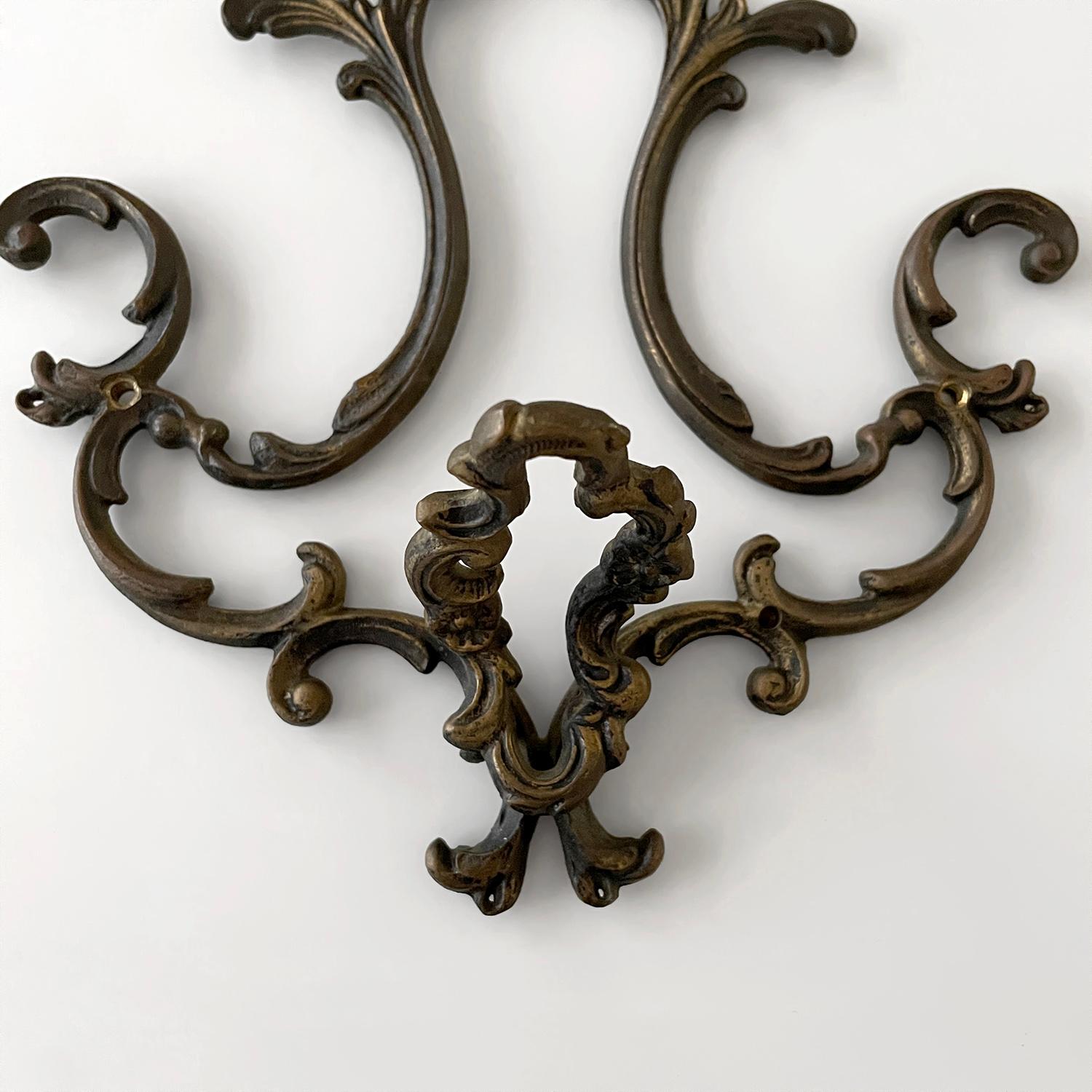 Appendiabiti da parete in bronzo scolpito in stile francese Nouveau - set di 3 in vendita 8