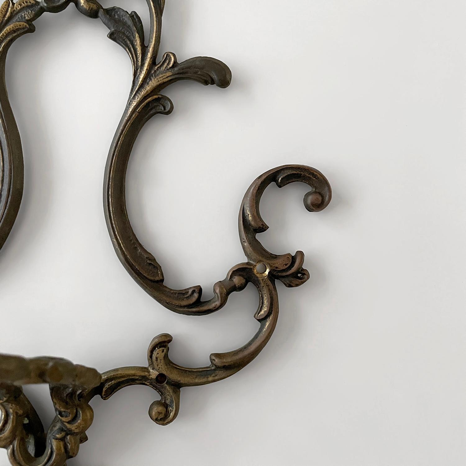 Appendiabiti da parete in bronzo scolpito in stile francese Nouveau - set di 3 in vendita 1