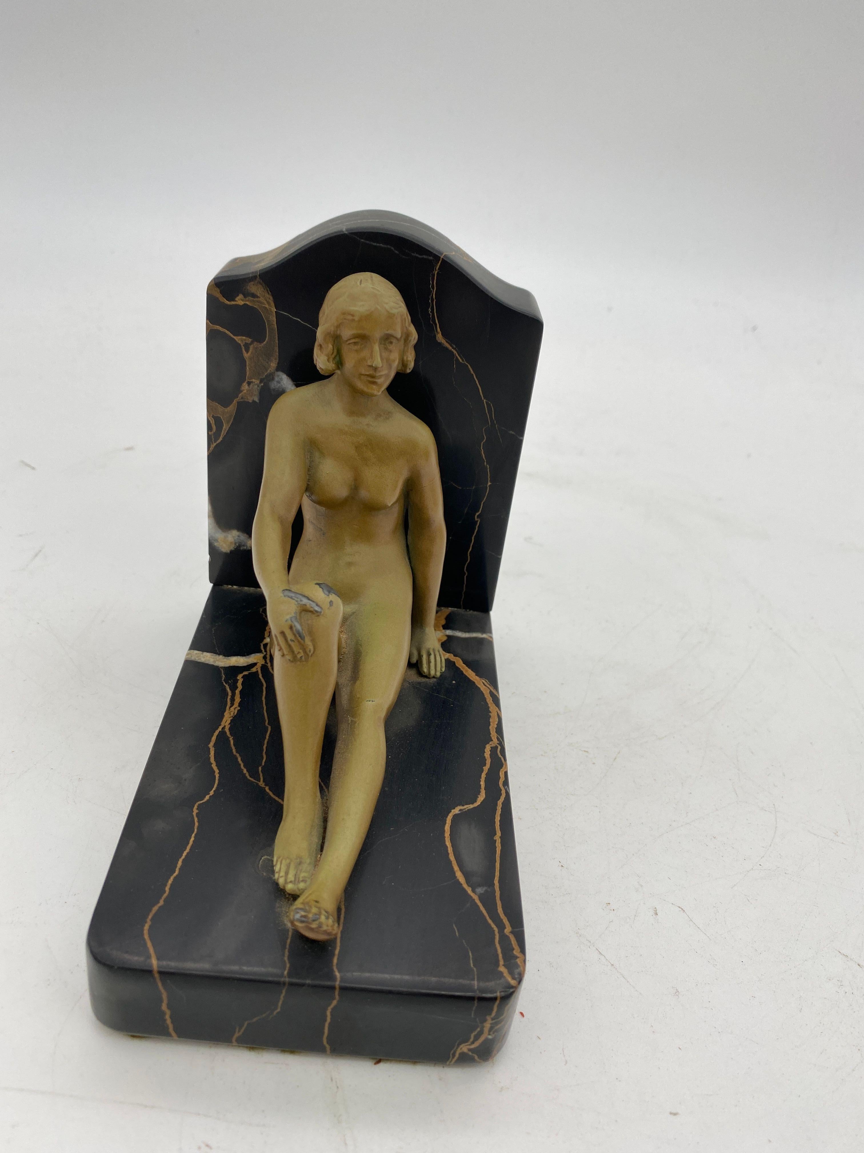 French Nude Flapper Girl Spelter Metal & Marble Bookend Pair, 1920 In Good Condition For Sale In Van Nuys, CA