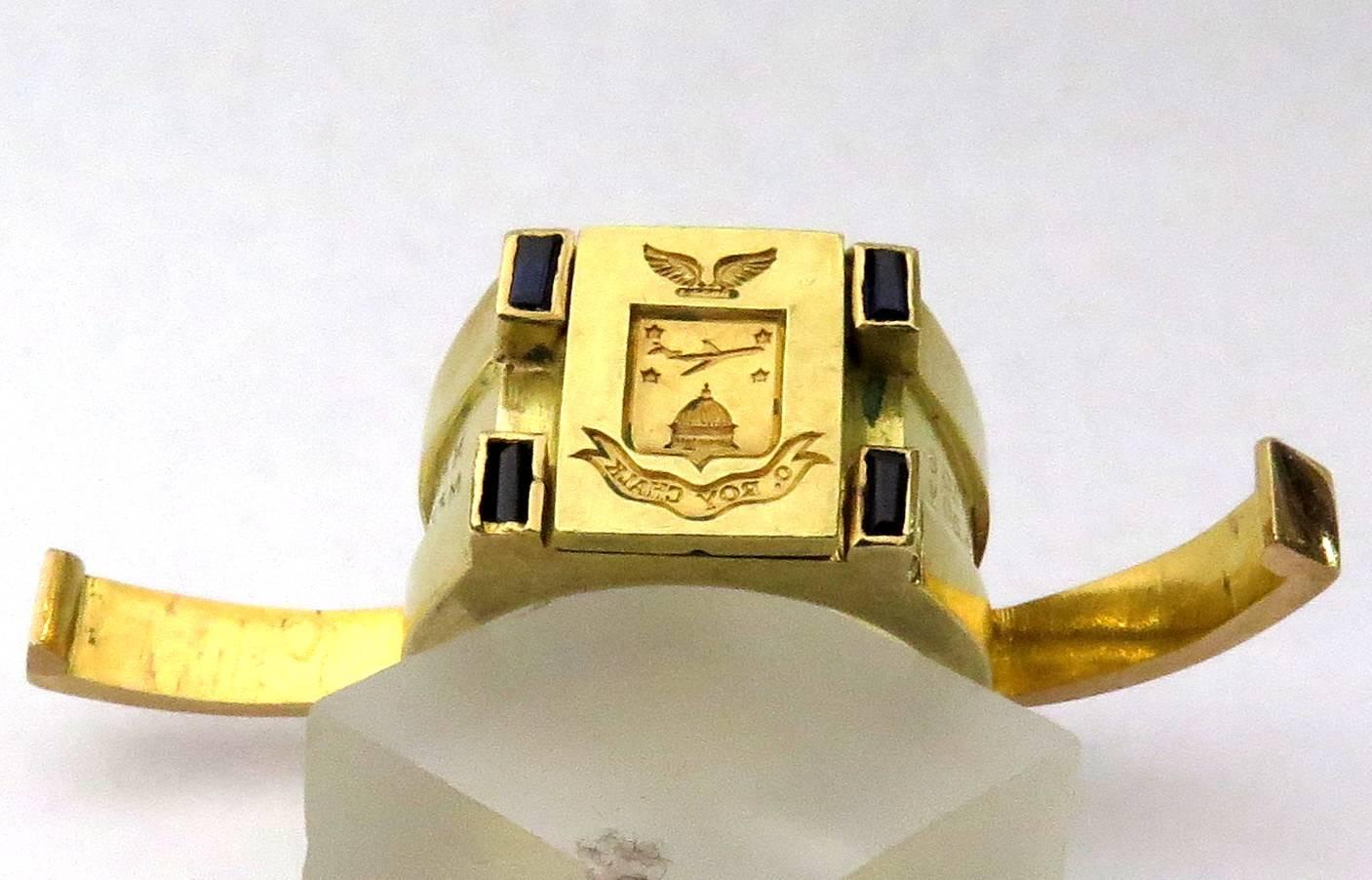 French O Roy Chalk Washington Capital Dome Gold Crest Multi Compartment Ring For Sale 4