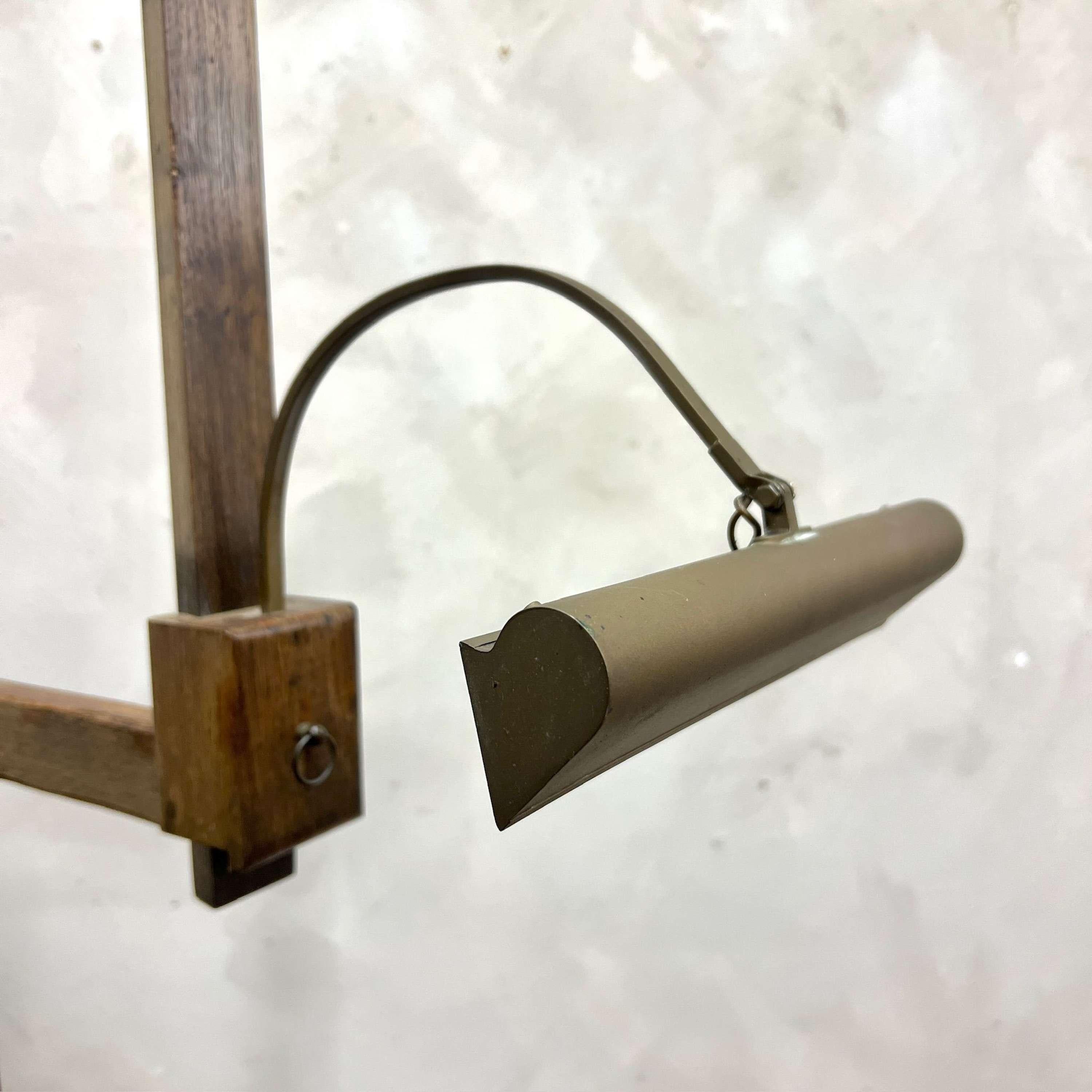 Französischer Eichenschreibtisch aus den 1930er Jahren (Eichenholz) im Angebot