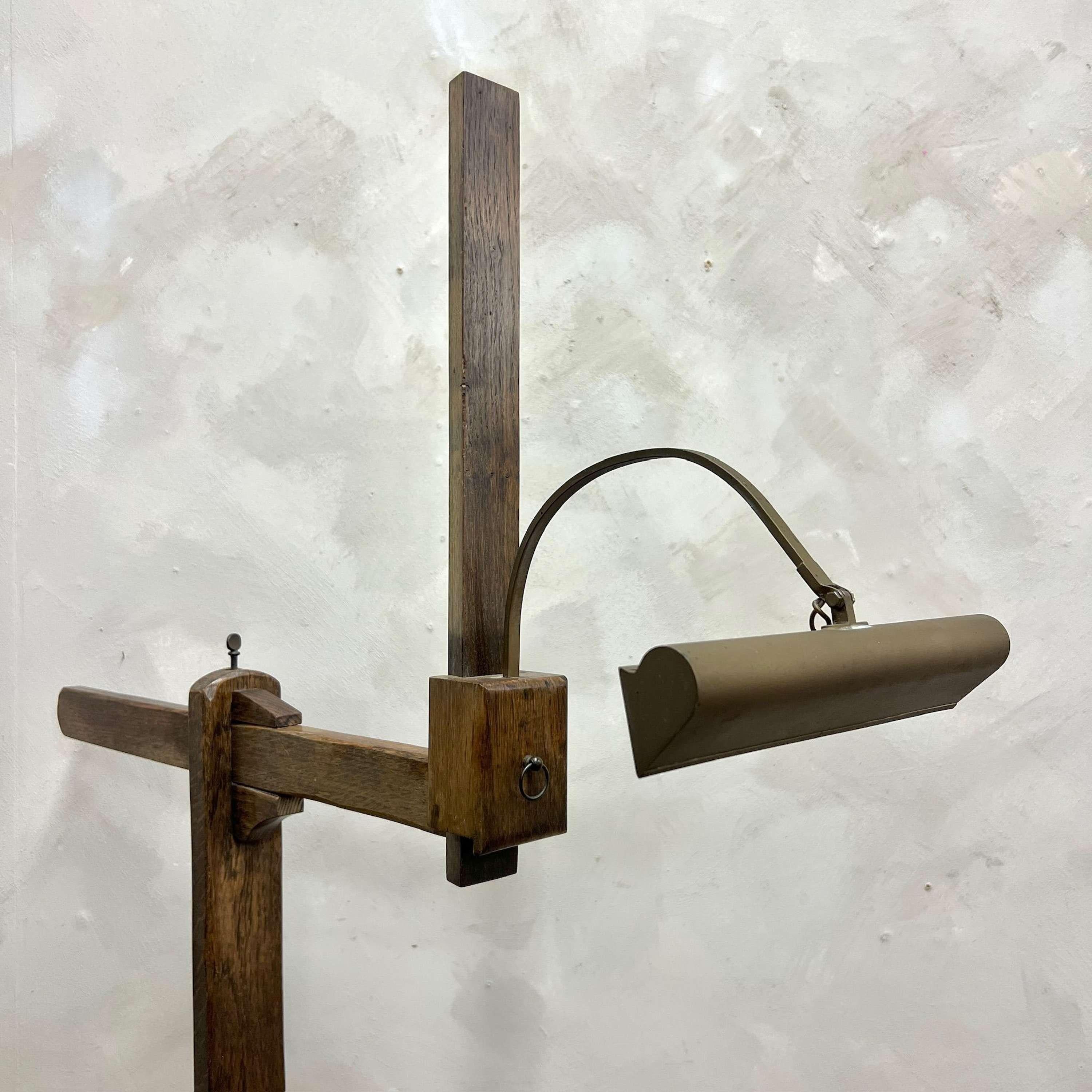 Französischer Eichenschreibtisch aus den 1930er Jahren im Angebot 2