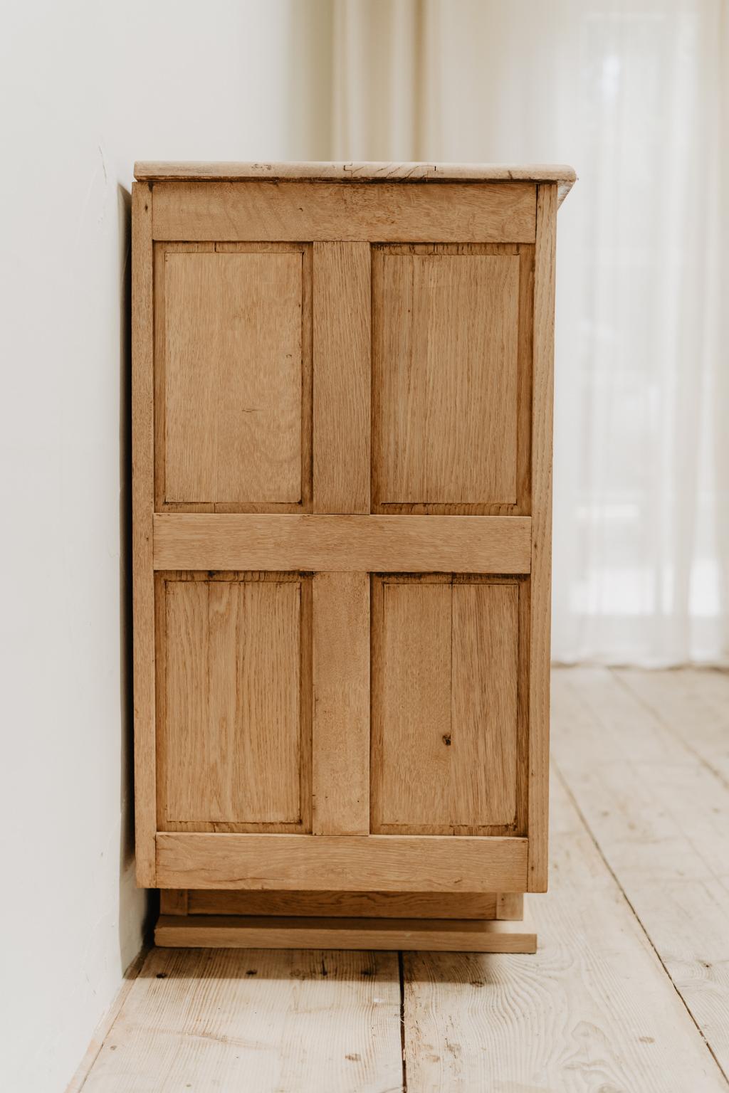 French Oak 1940s Cabinet 8