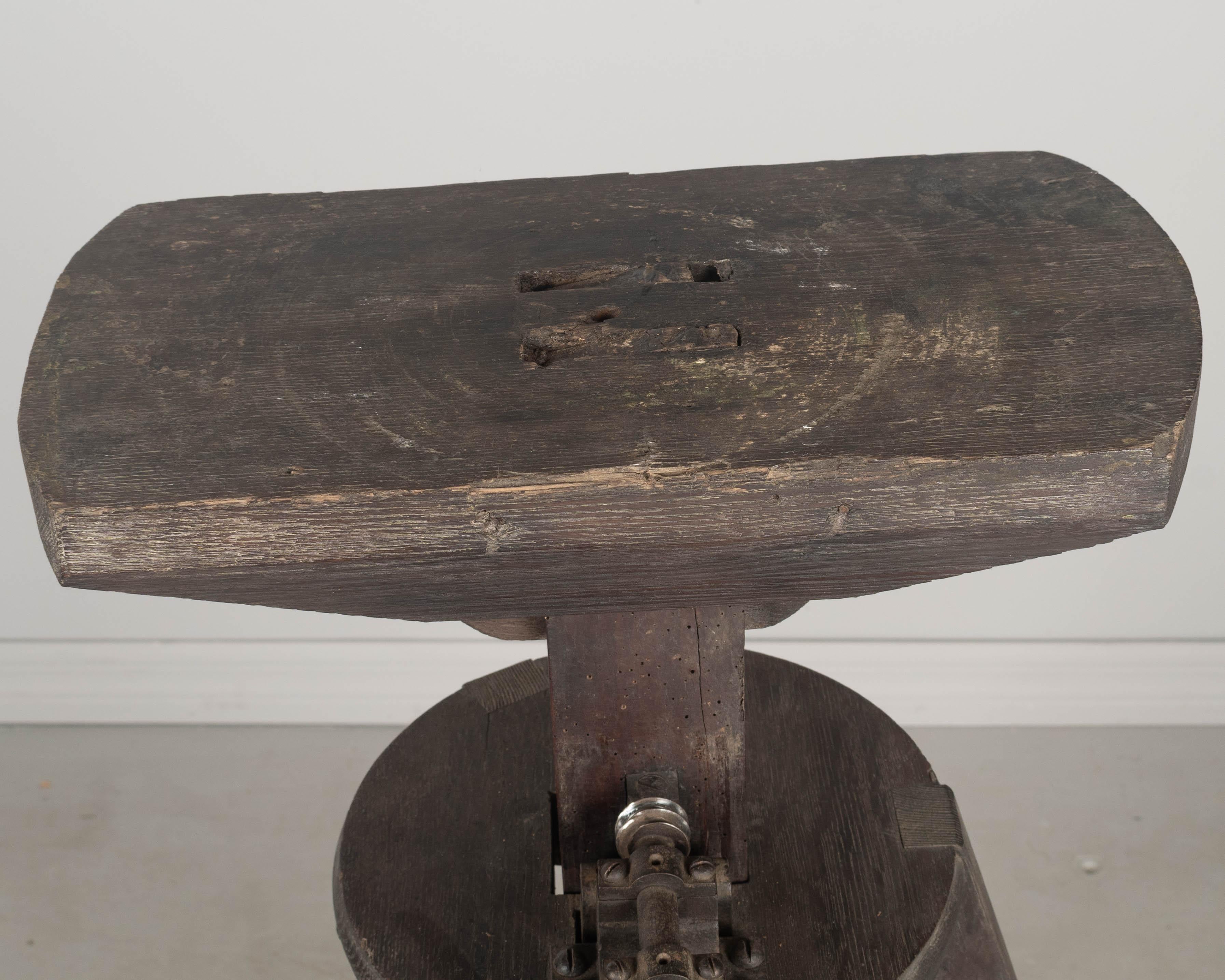 Piantana o piedistallo da scultore regolabile in Oak francese in vendita 6
