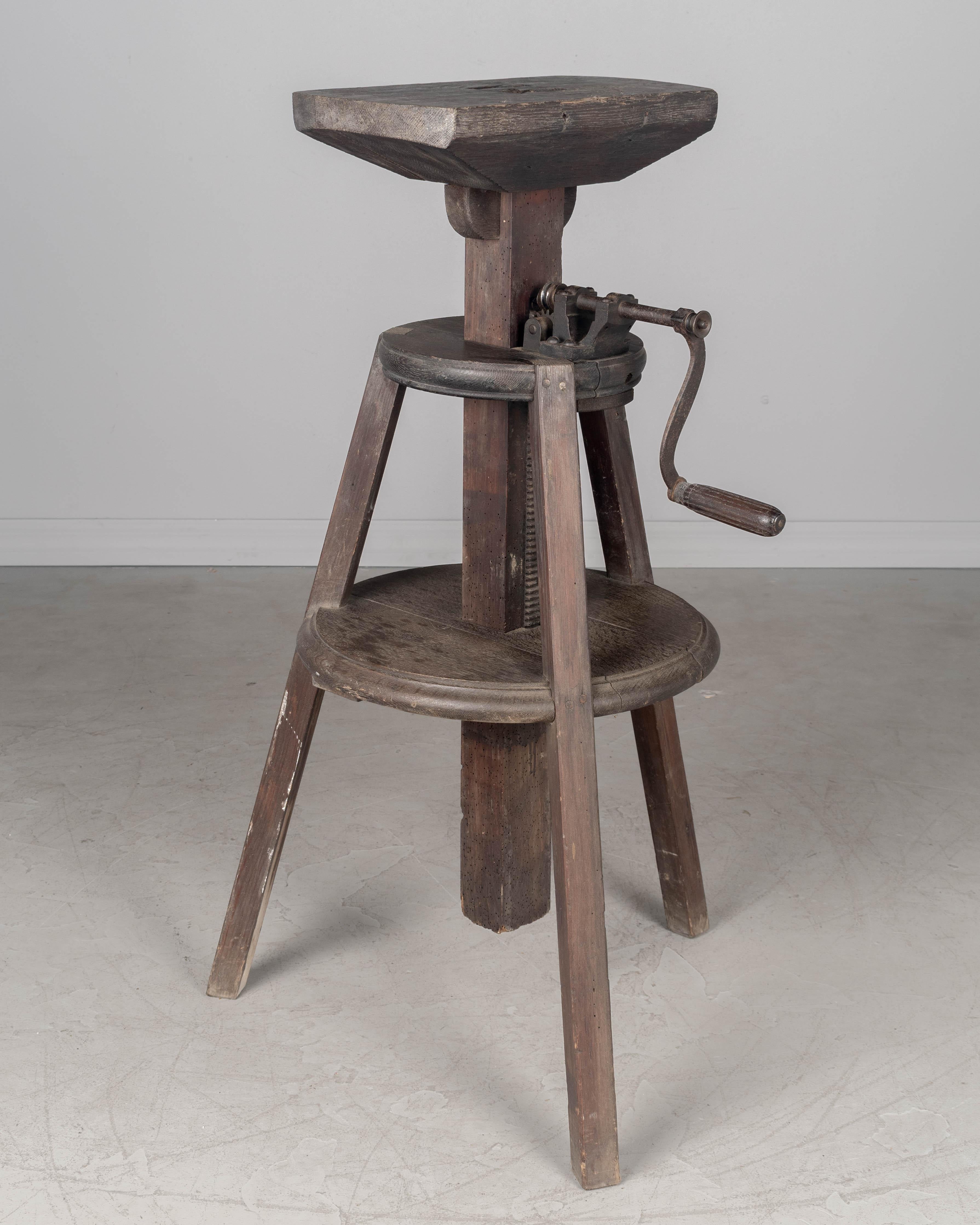 Piantana o piedistallo da scultore regolabile in Oak francese in vendita 12