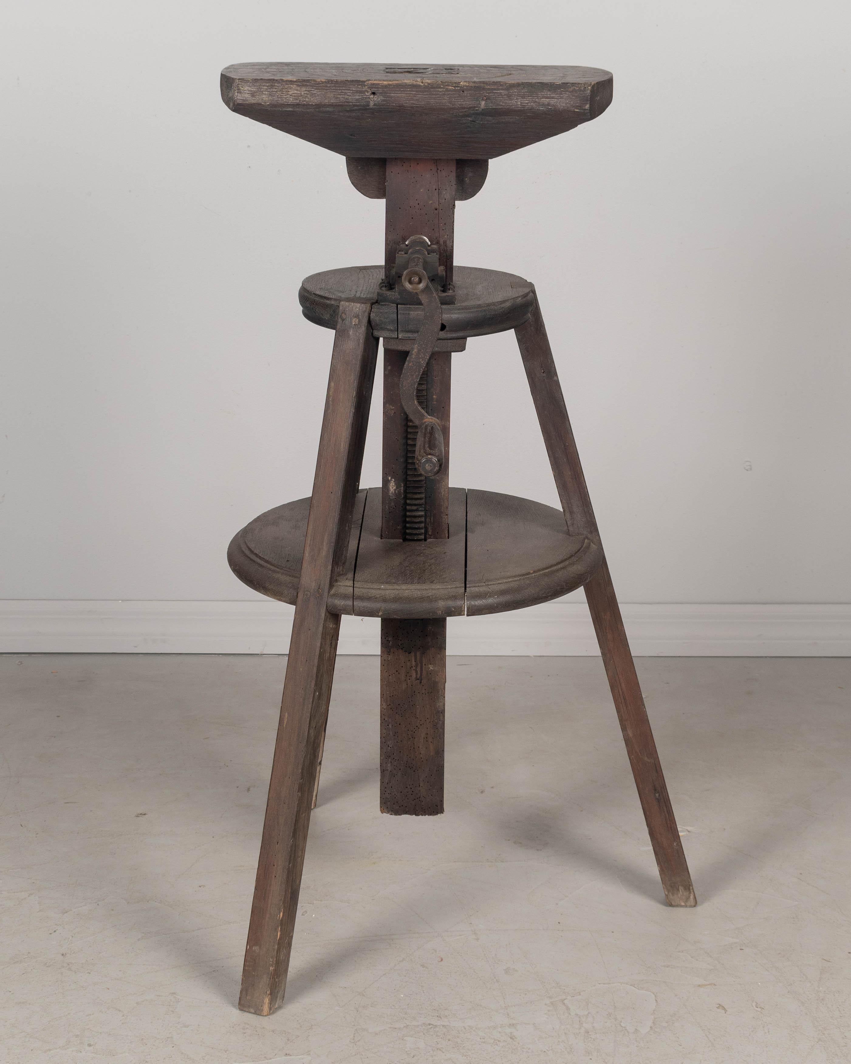Ferro Piantana o piedistallo da scultore regolabile in Oak francese in vendita