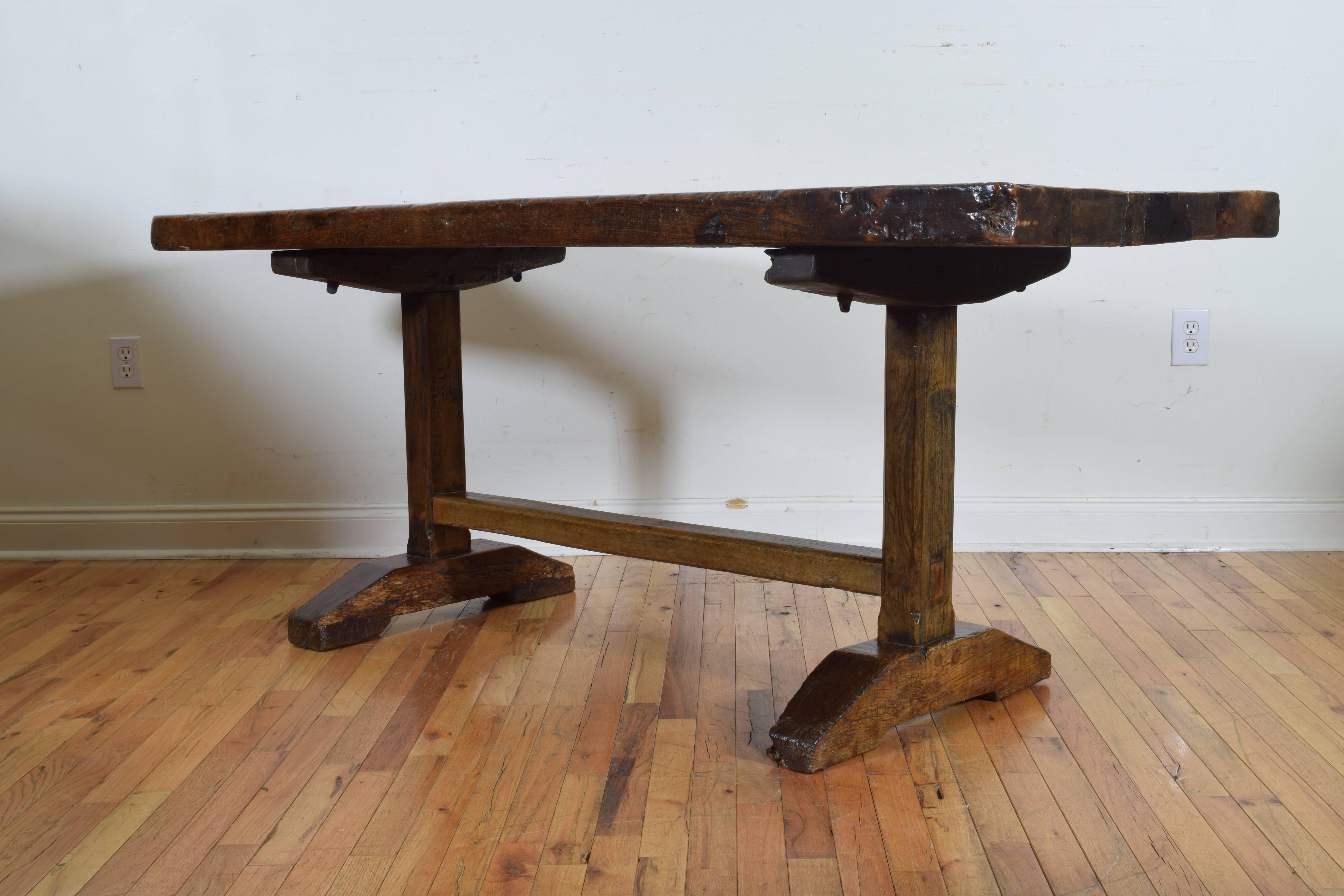 French Oak and Chestnut Monastery Table, Early 18th Century In Good Condition In Atlanta, GA