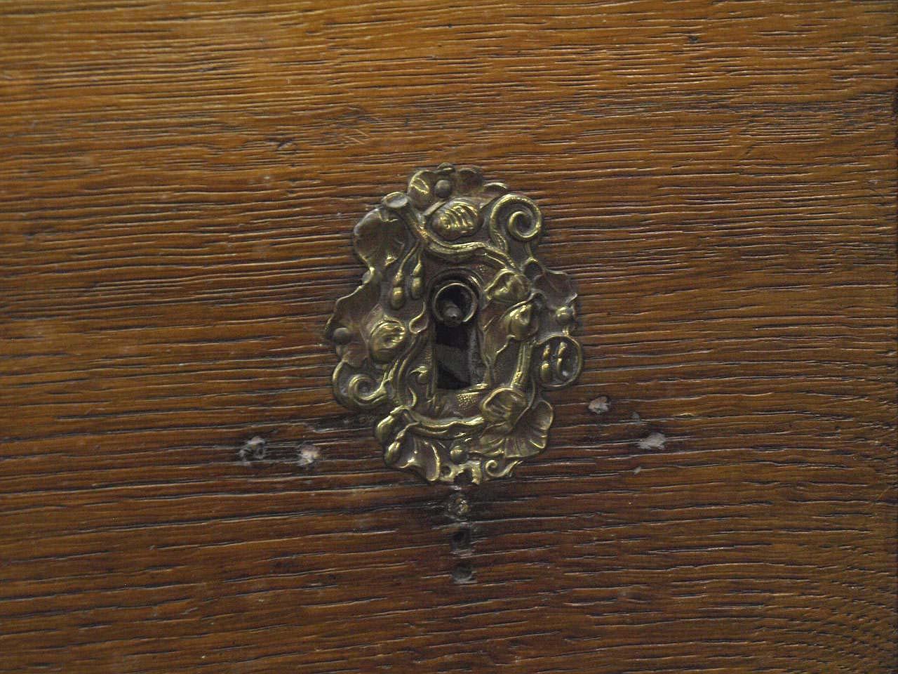 Metà XVIII secolo Commode in Oak e olmo francese in vendita