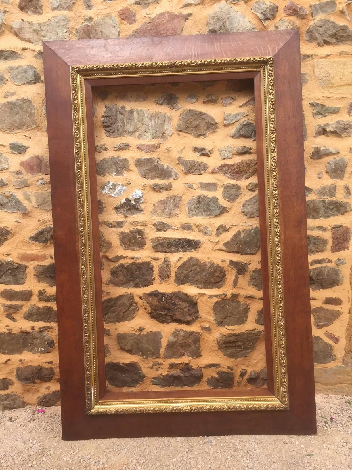 Big and rare French oak and golden moulding picture frame from the 1900s.
Beautiful quality.