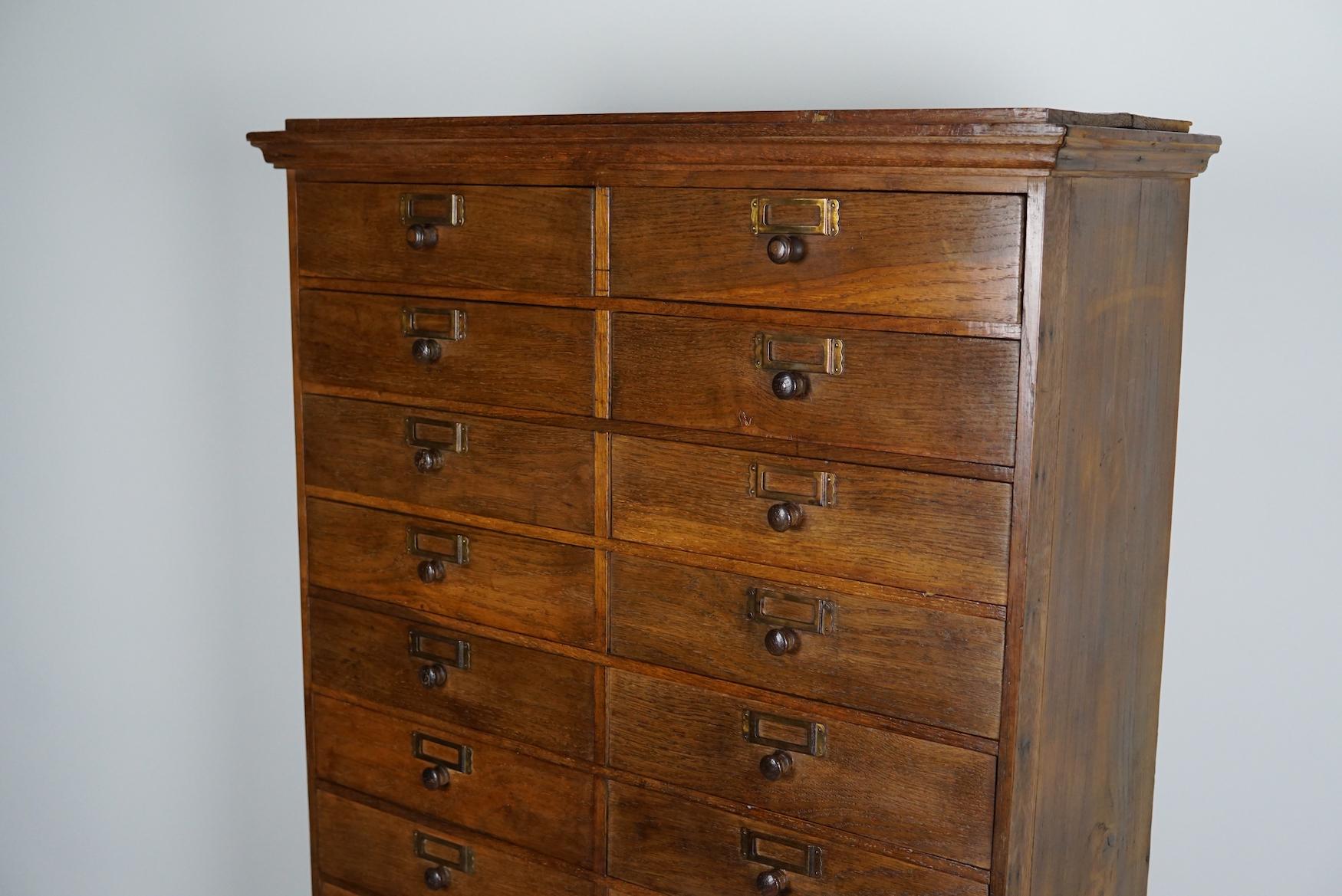 French Oak and Pine Jewelers / Watchmakers Cabinet, Early 20th Century For Sale 4
