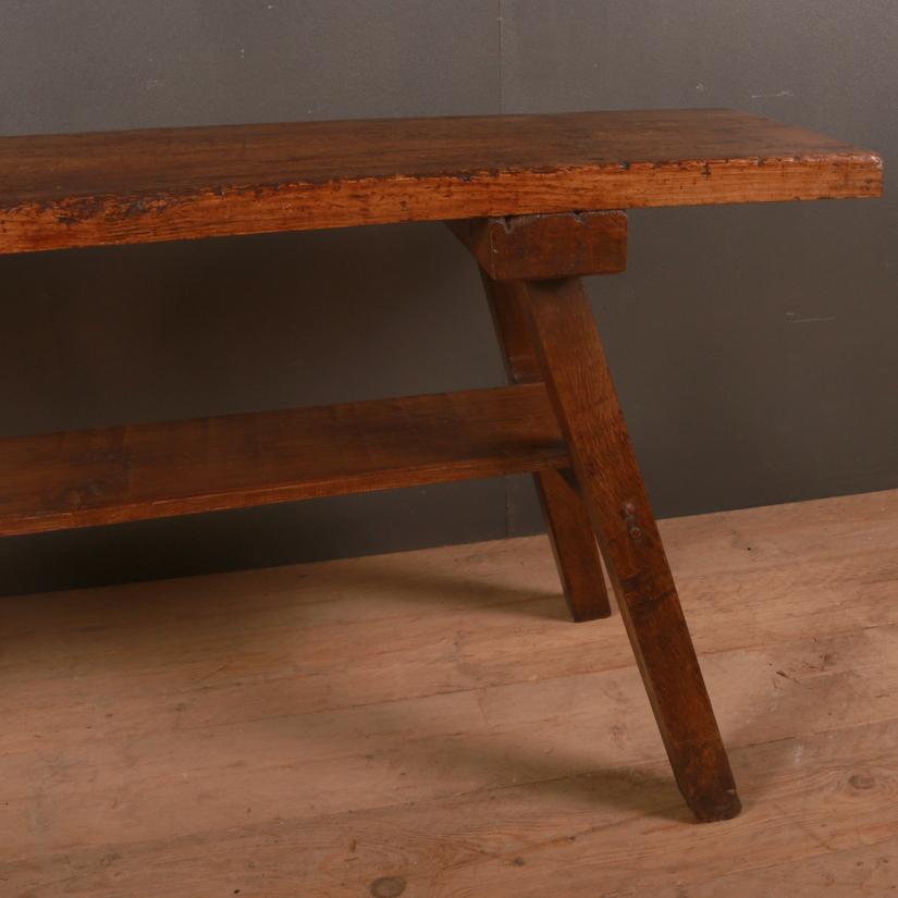19th century French oak and pine trestle table. 1840

Measure: Depth of the top 17.5