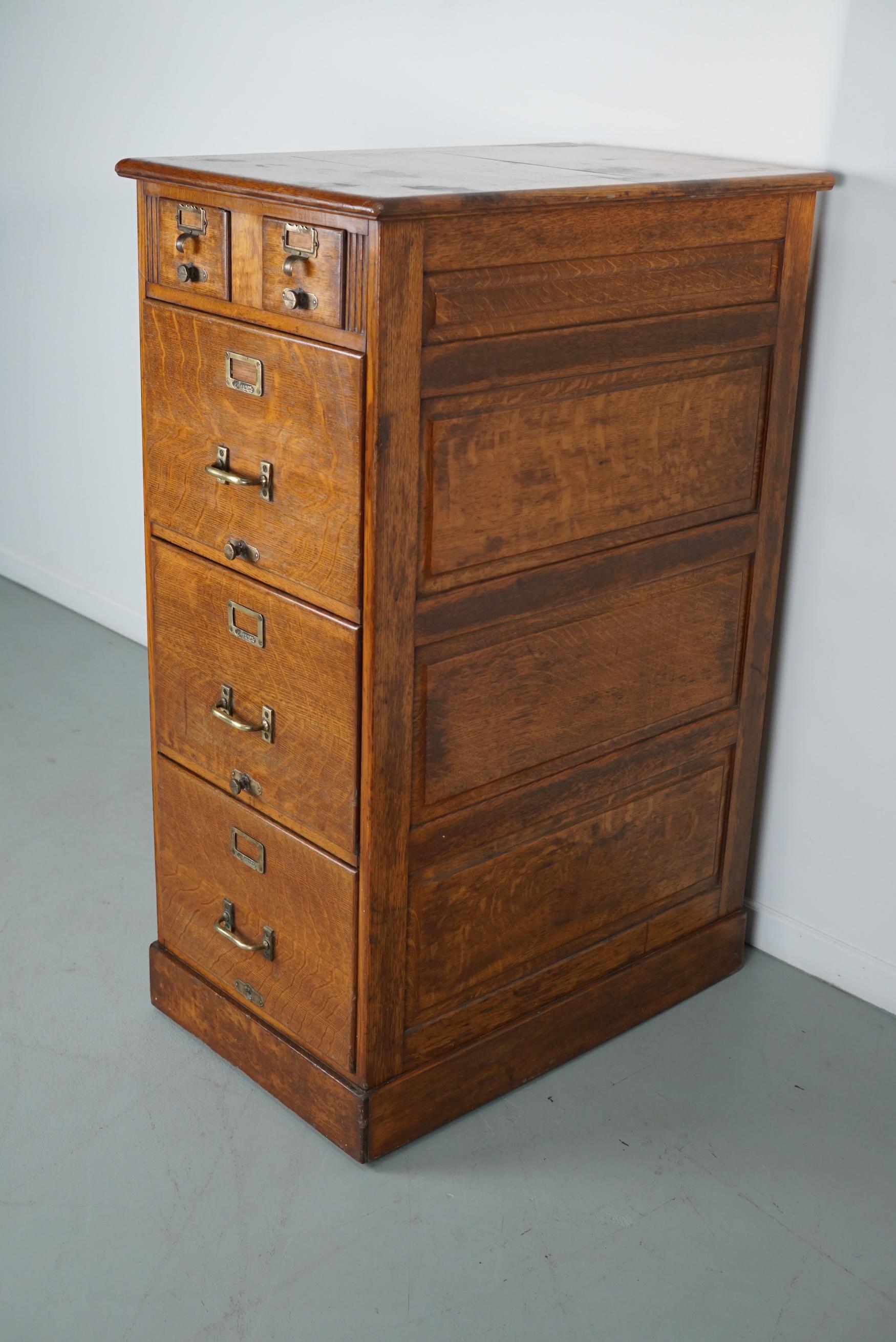 Apothekerschrank / Filzschrank aus französischer Eiche, 1920/30er Jahre im Angebot 3