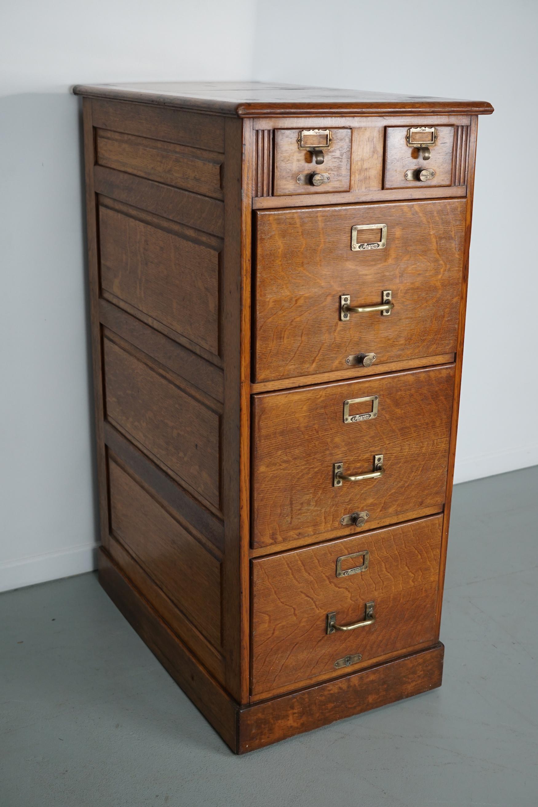 Apothekerschrank / Filzschrank aus französischer Eiche, 1920/30er Jahre im Angebot 4