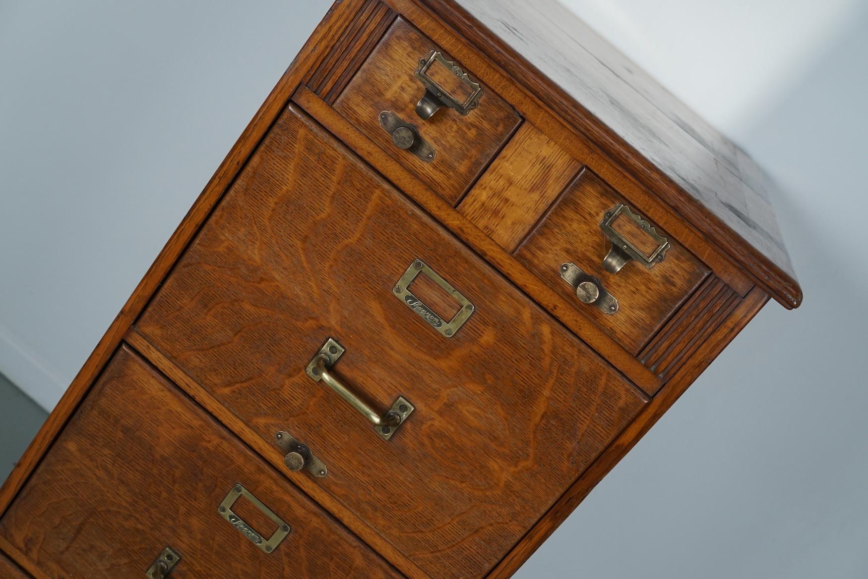 Apothekerschrank / Filzschrank aus französischer Eiche, 1920/30er Jahre (Art déco) im Angebot