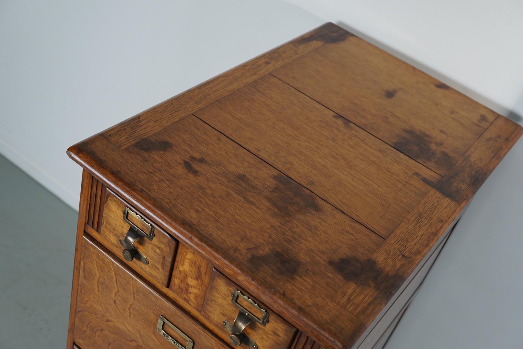 Apothekerschrank / Filzschrank aus französischer Eiche, 1920/30er Jahre im Angebot 2