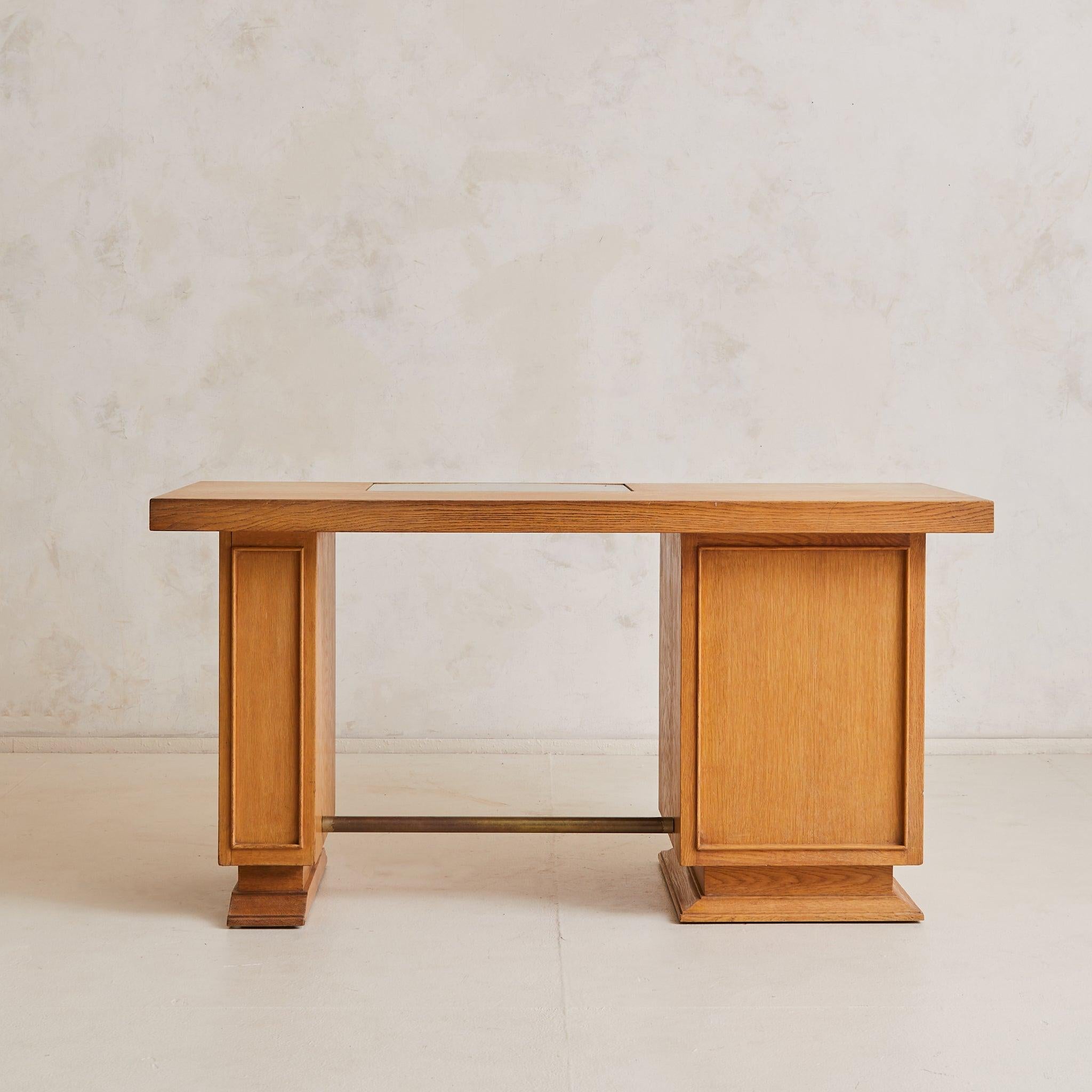 Milieu du XXe siècle French Oak Architect’s Desk with Inset Glass Top, 1950s en vente