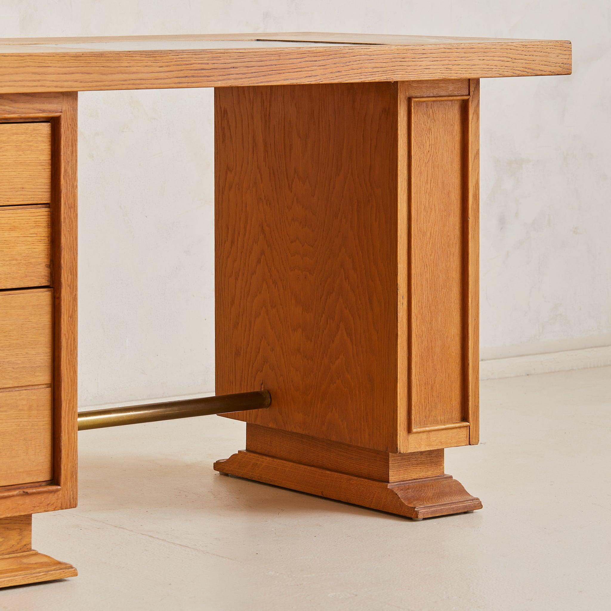 French Oak Architect’s Desk with Inset Glass Top, 1950s en vente 2