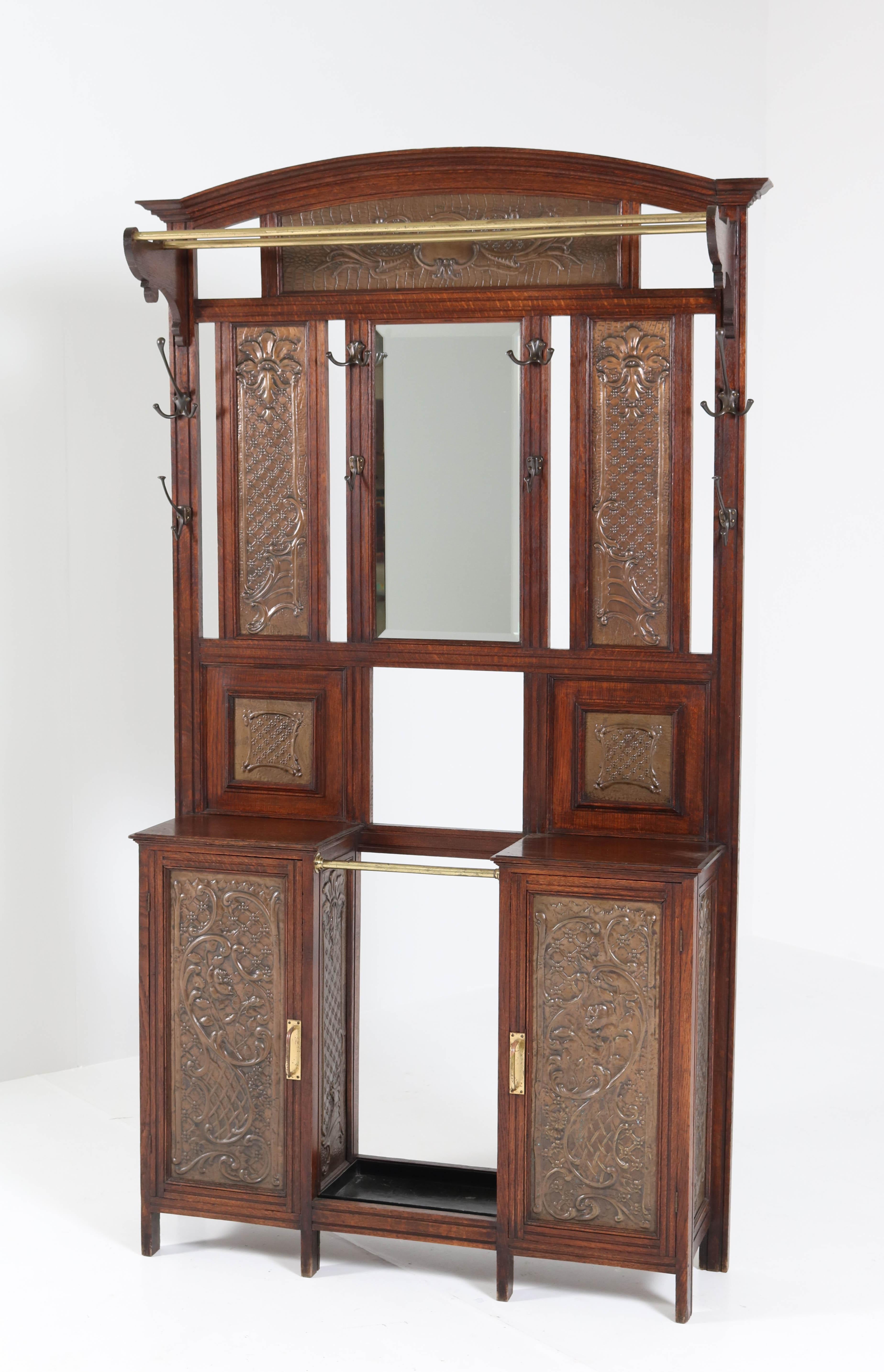 Early 20th Century French Oak Art Nouveau Porte Manteau or Coat Rack with Brass Panels, 1900s