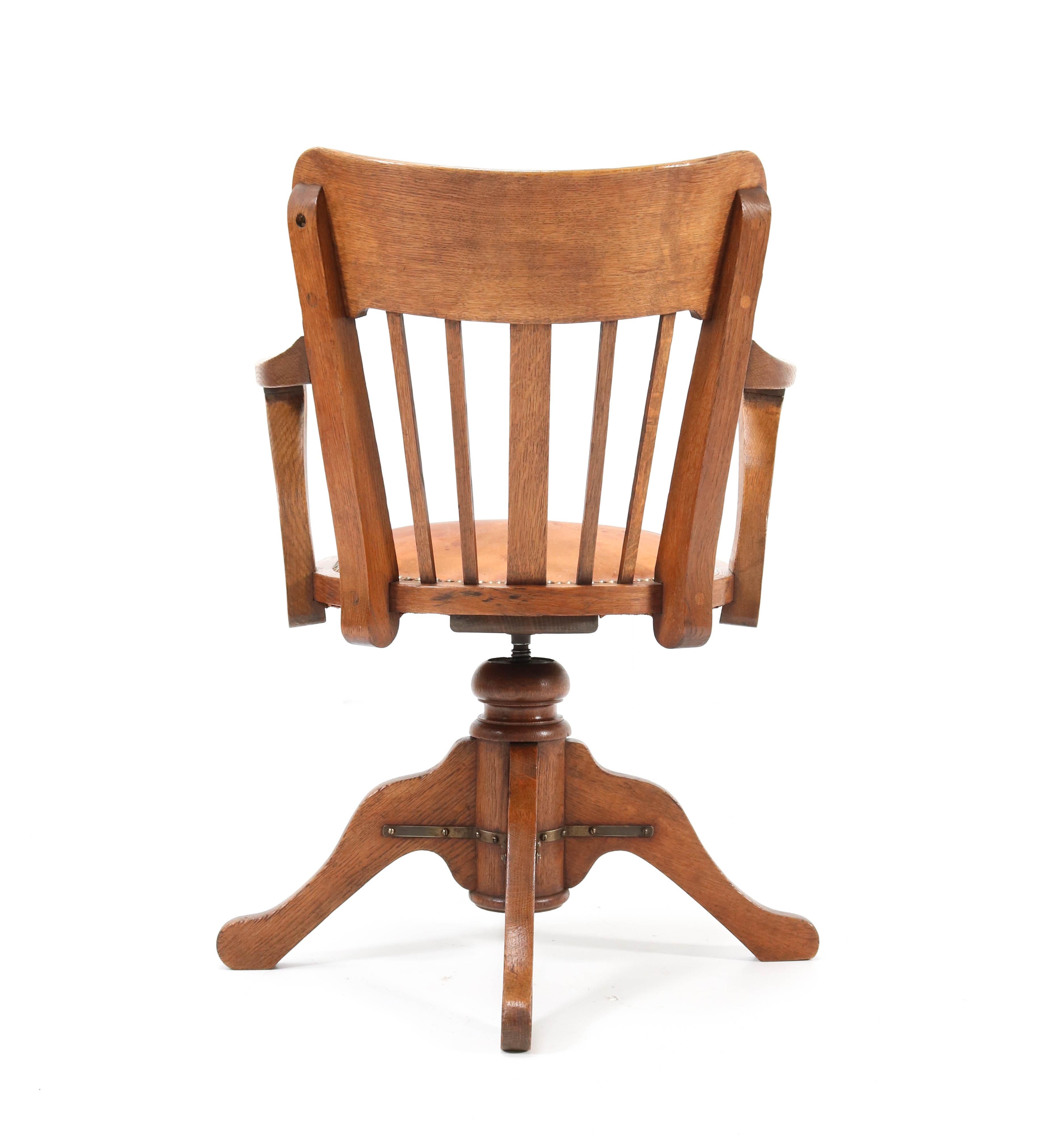 Early 20th Century French Oak Art Nouveau Swivel Desk Chair, 1900s