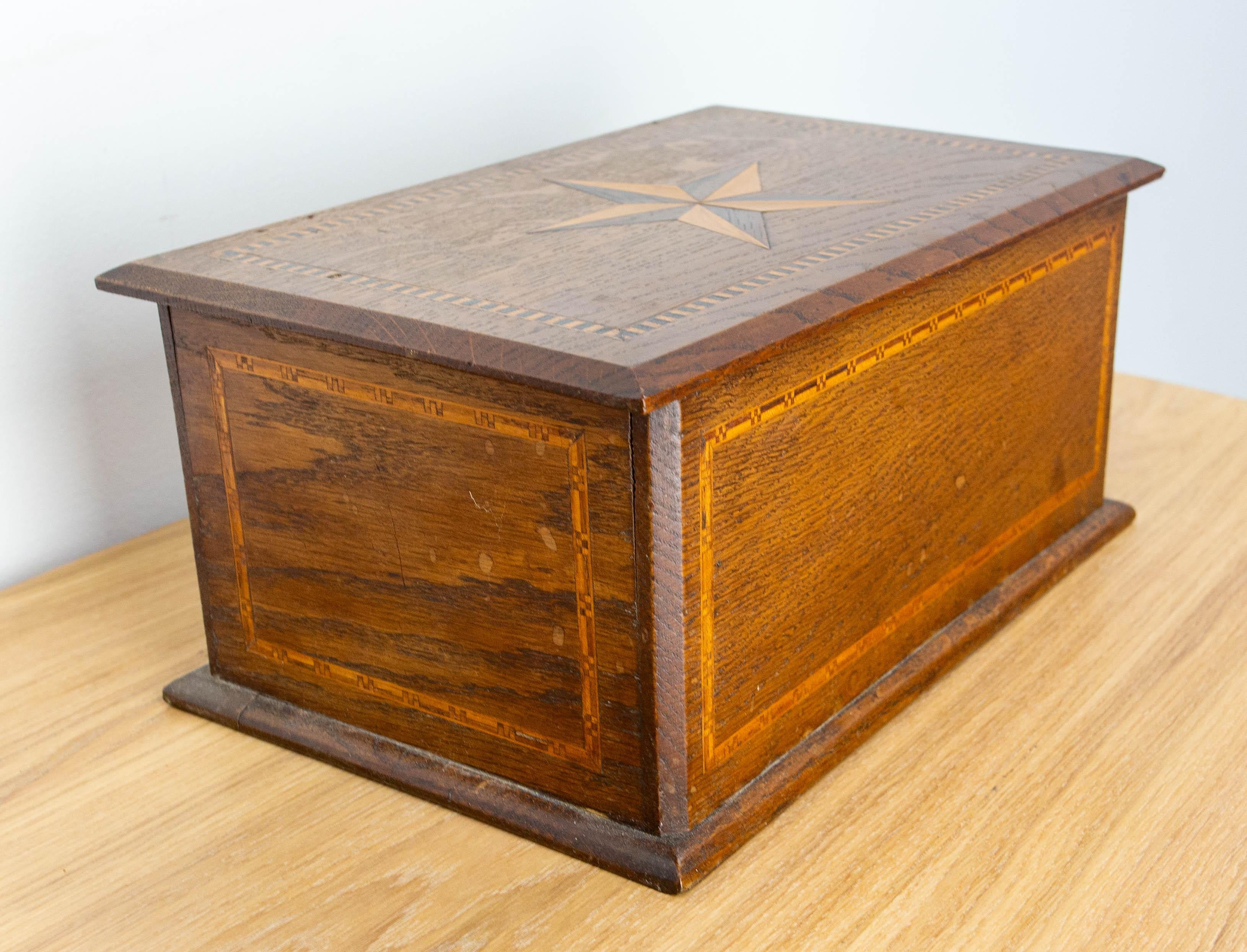 French Oak Box Marquetry Star, circa 1920 For Sale 2