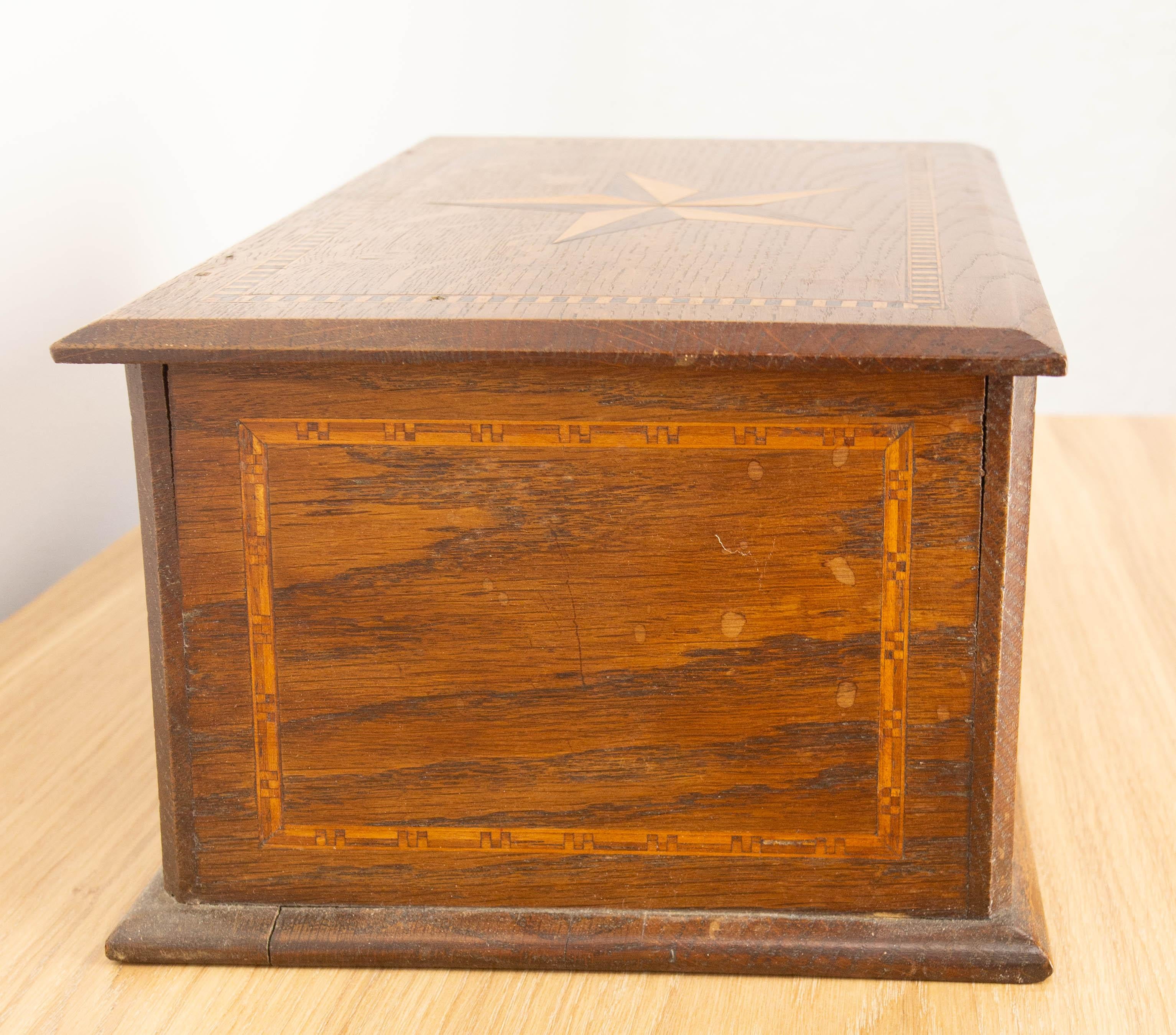 French Oak Box Marquetry Star, circa 1920 For Sale 3