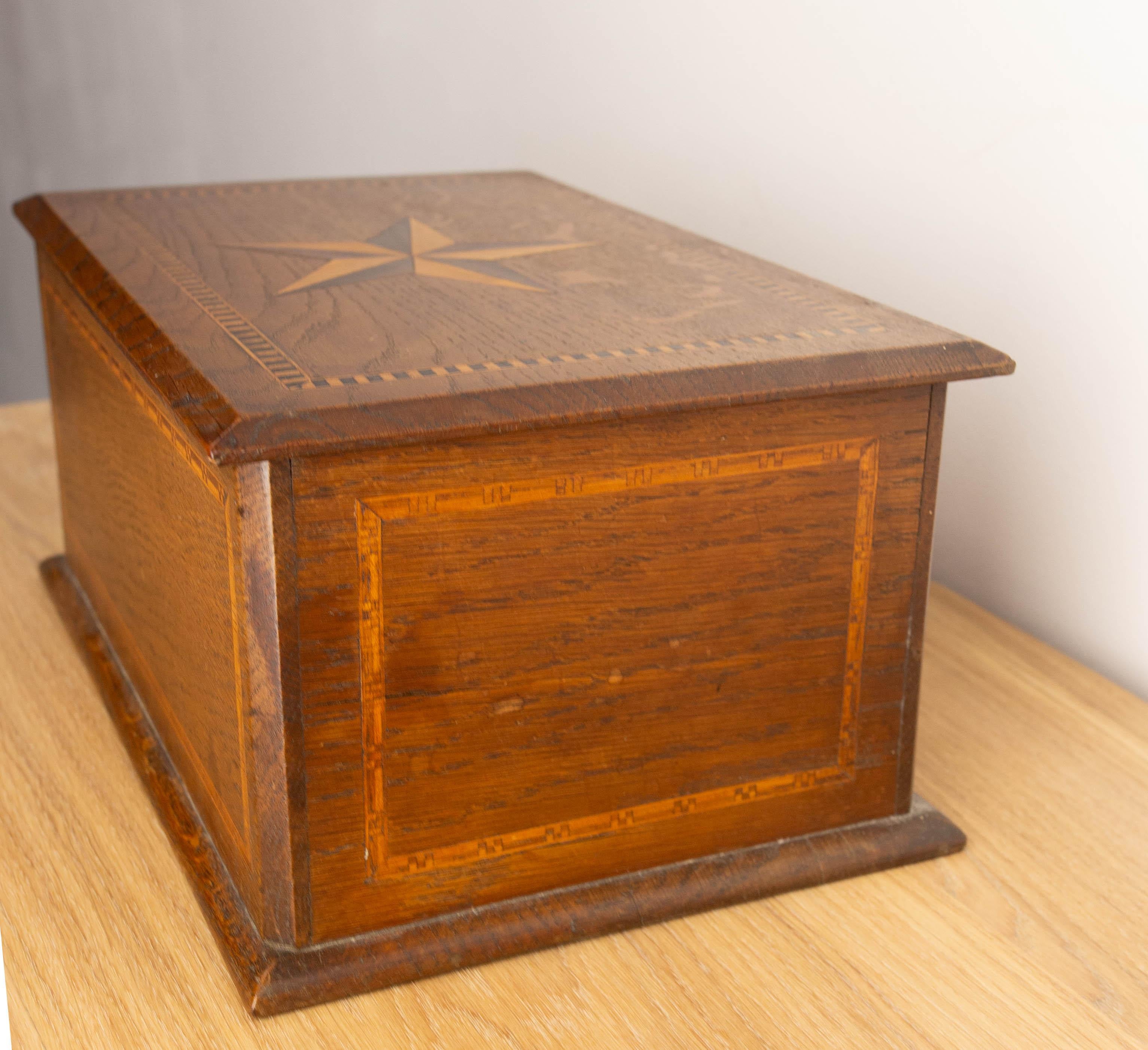 French Oak Box Marquetry Star, circa 1920 For Sale 4