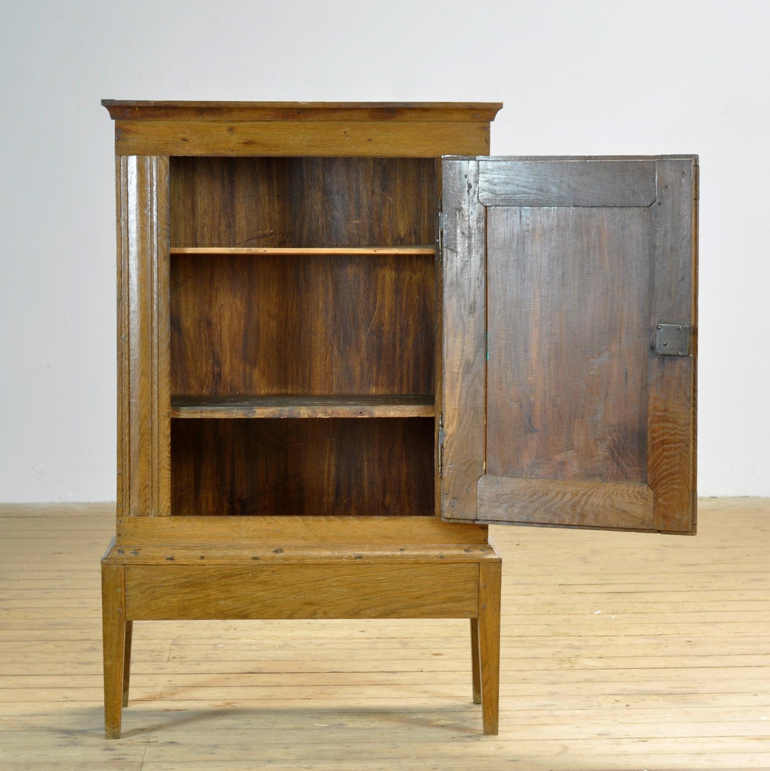 Armadio francese in Oak, 1920 circa In condizioni buone in vendita a Amsterdam, Noord Holland