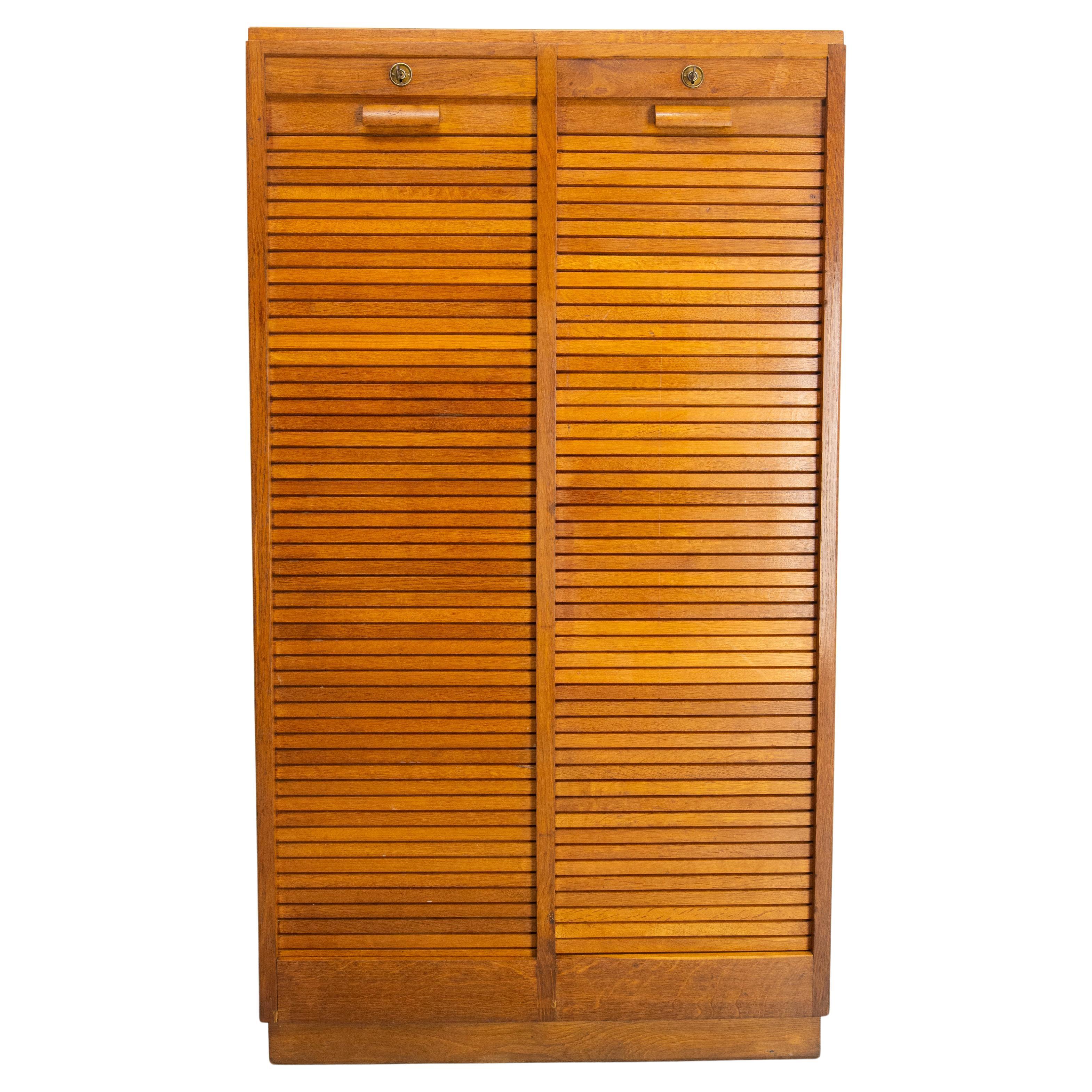 What is a roll top desk?