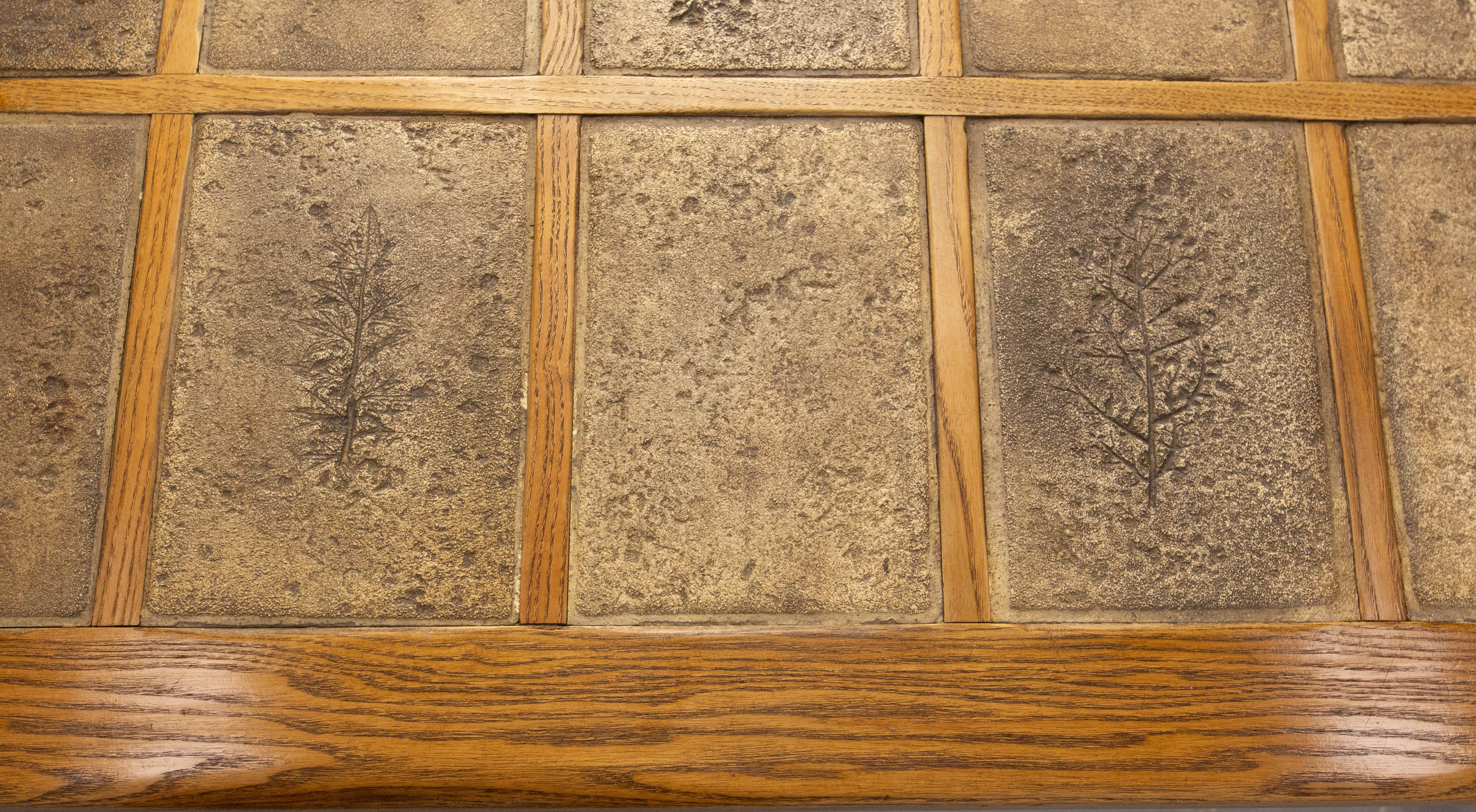 Tavolino francese in Oak e ceramica Vallauris Piastrelle firmato Barrois, circa 1970 in vendita 5