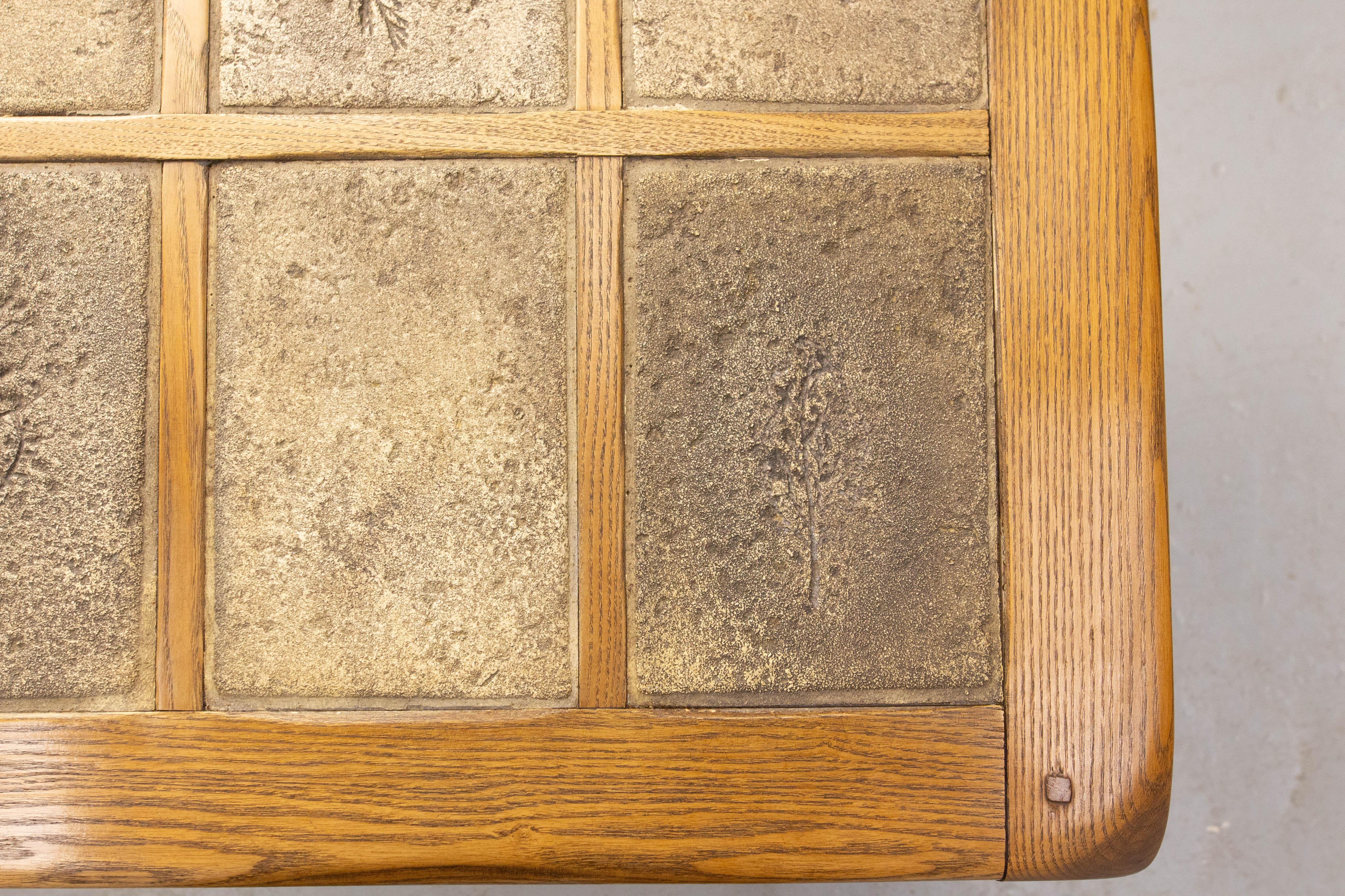 Tavolino francese in Oak e ceramica Vallauris Piastrelle firmato Barrois, circa 1970 in vendita 6
