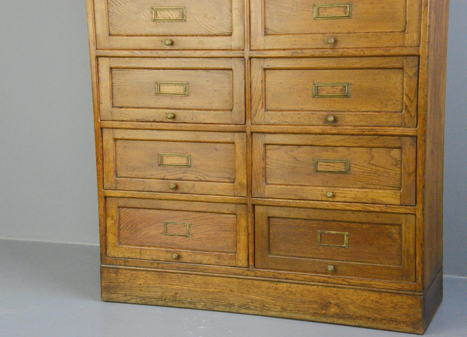 French Oak Clapet Cabinet, circa 1910 2