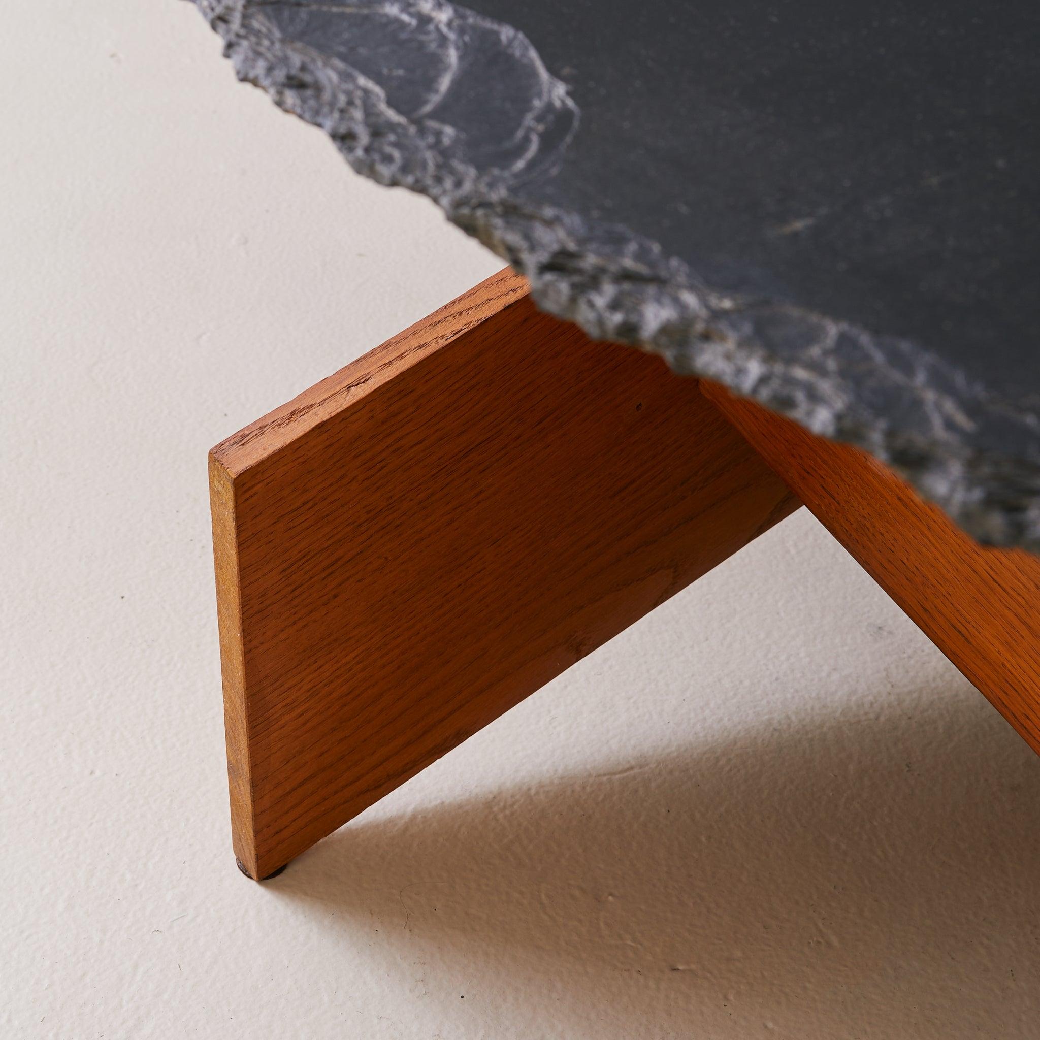 French Oak Coffee Table with Round Slate Top, 1970s en vente 1