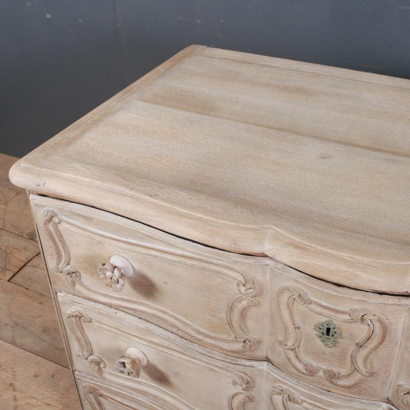 French Oak Commode In Good Condition In Leamington Spa, Warwickshire