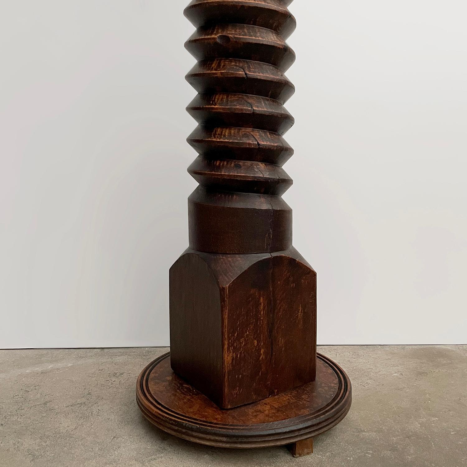Piedistallo cavatappi in Oak francese nello stile di Dudouyt in vendita 9