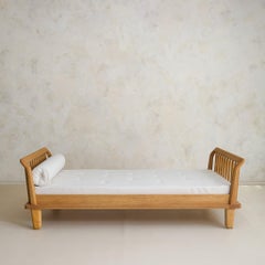 French Oak Daybed with Linen Upholstery by Guillerme et Chambron, 1960s