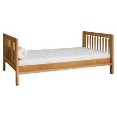 French Oak Daybed with Linen Upholstery by Guillerme et Chambron, 1960s