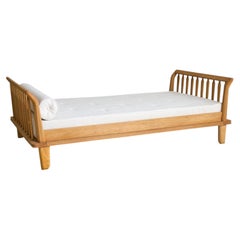 French Oak Daybed with Linen Upholstery by Guillerme et Chambron, 1960s