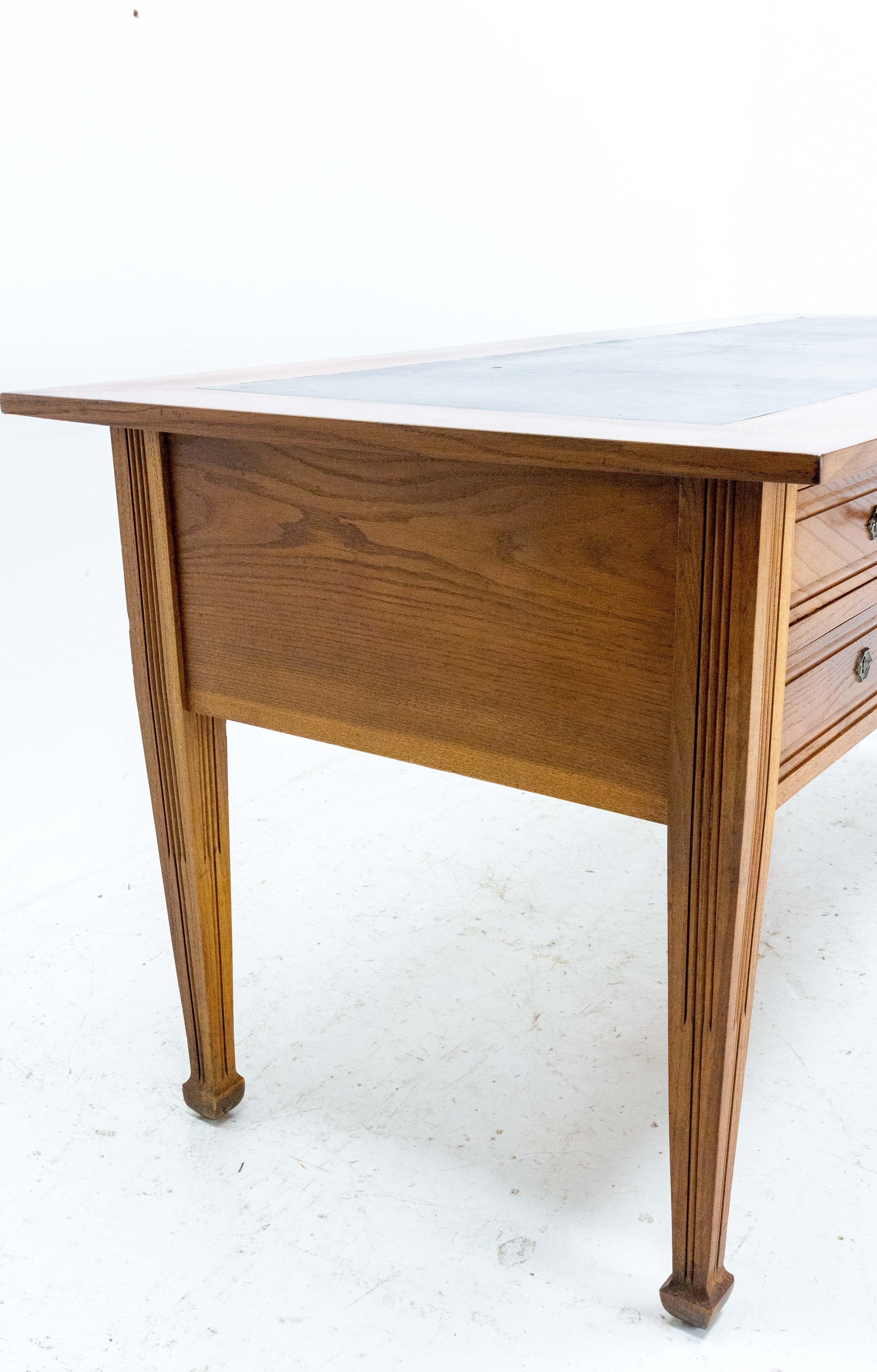 French Oak Desk Five Drawers Midcentury In Good Condition In Labrit, Landes
