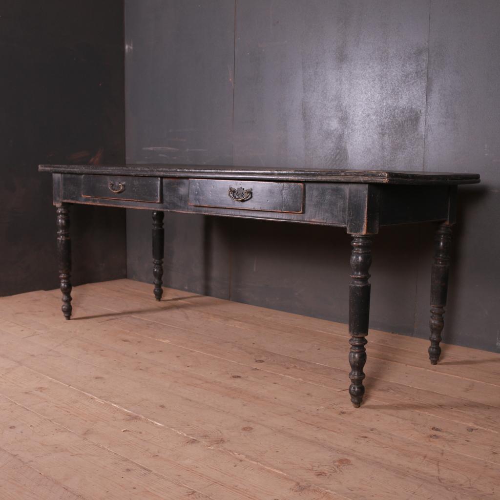 French Oak Desk In Good Condition In Leamington Spa, Warwickshire