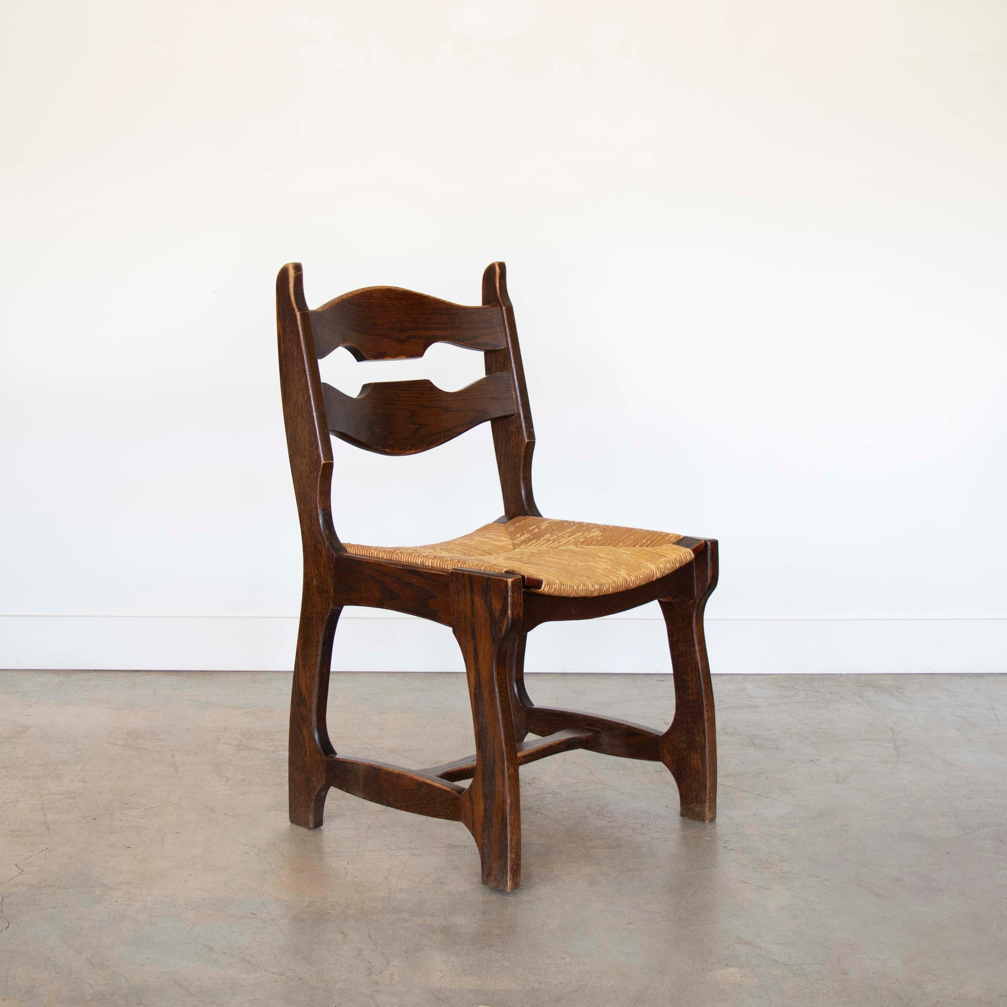 20ième siècle Chaises de salle à manger en Oak dans le style de Guillerme et Chambron, ensemble de 6 pièces en vente