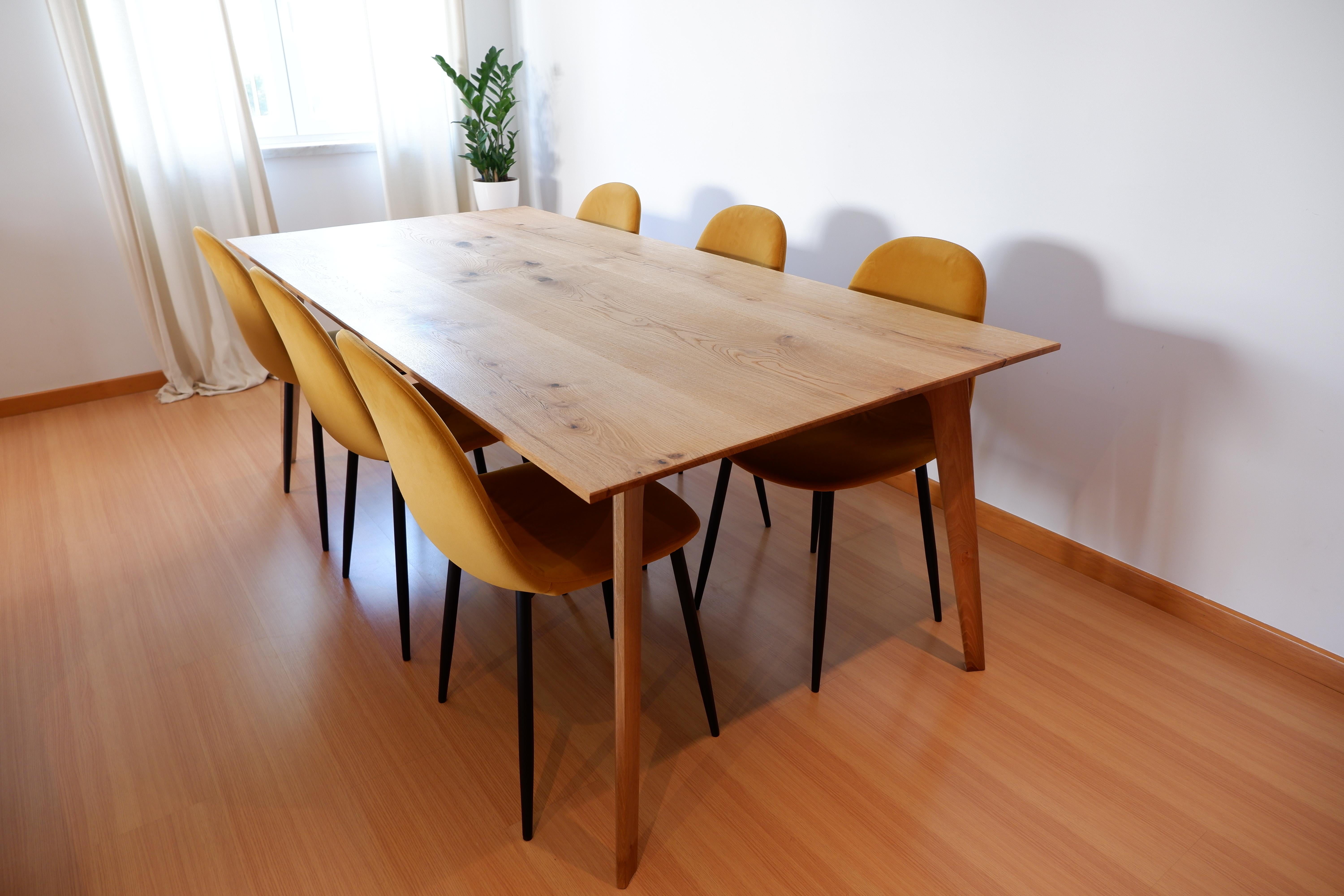 Portugais Table de salle à manger en Oak français en vente