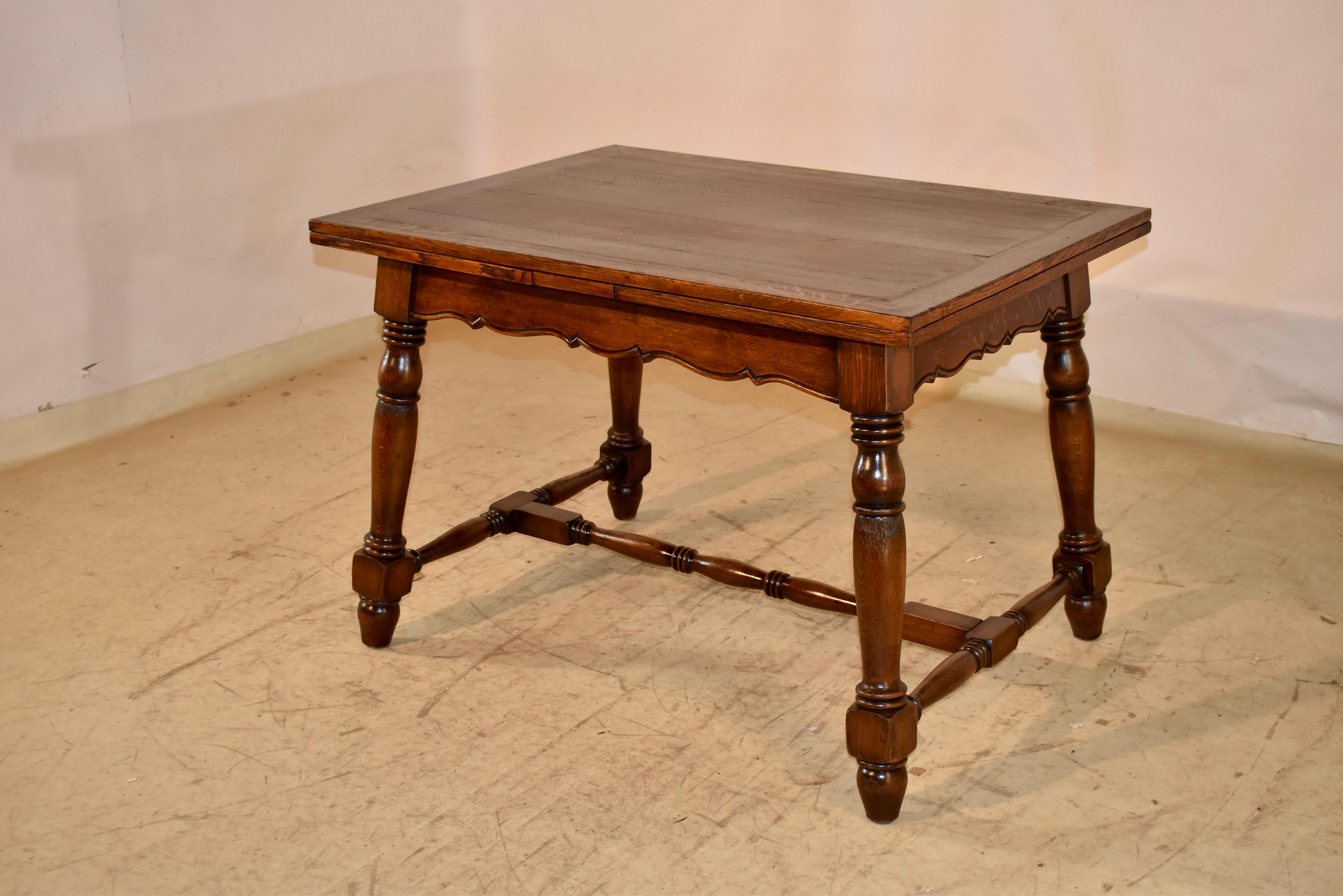 French Oak Draw-Leaf Table, Circa 1900 For Sale 1